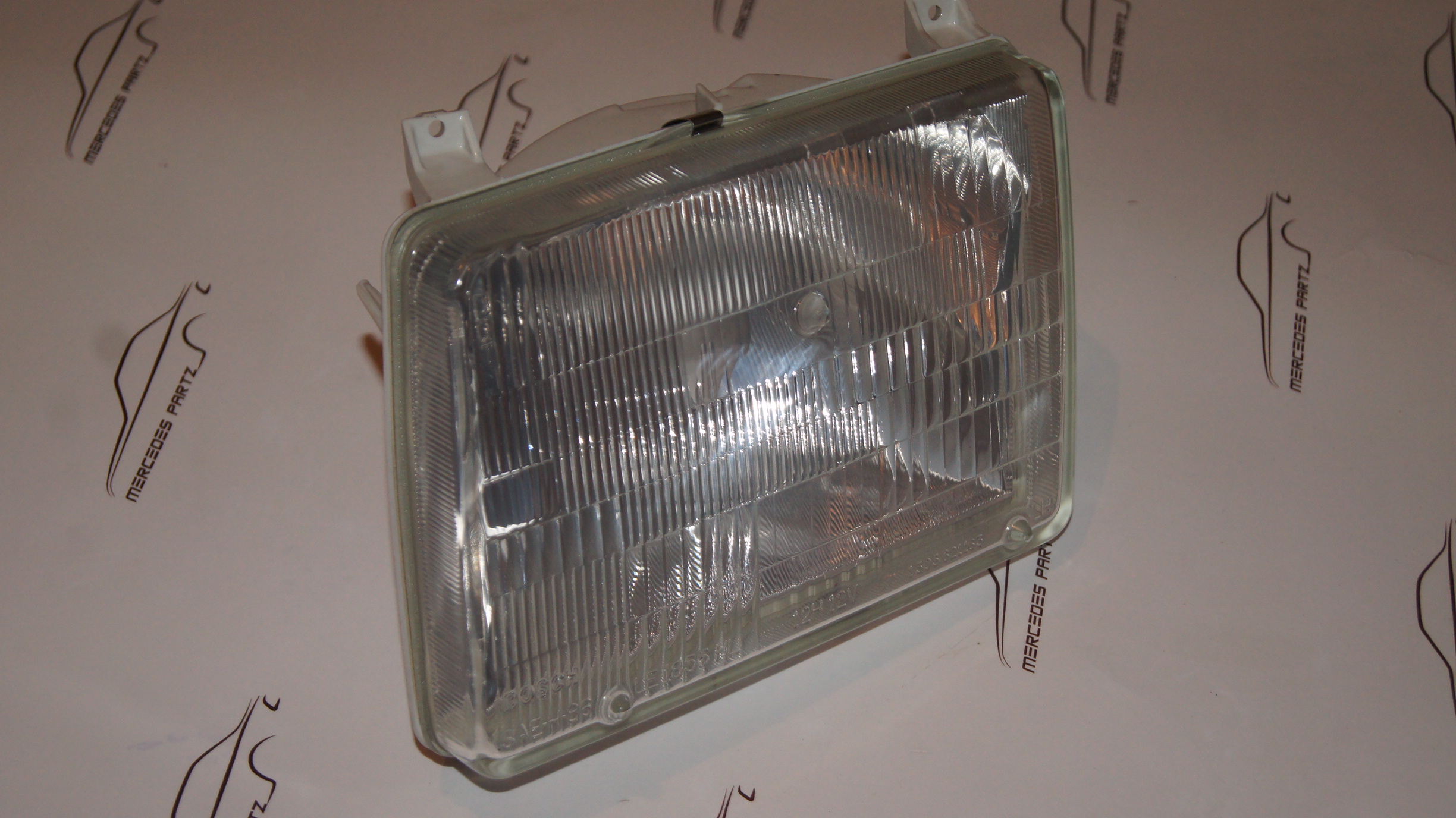 W201 US spec left headlamp lens Bosch W201 US spec left headlamp lens Bosch