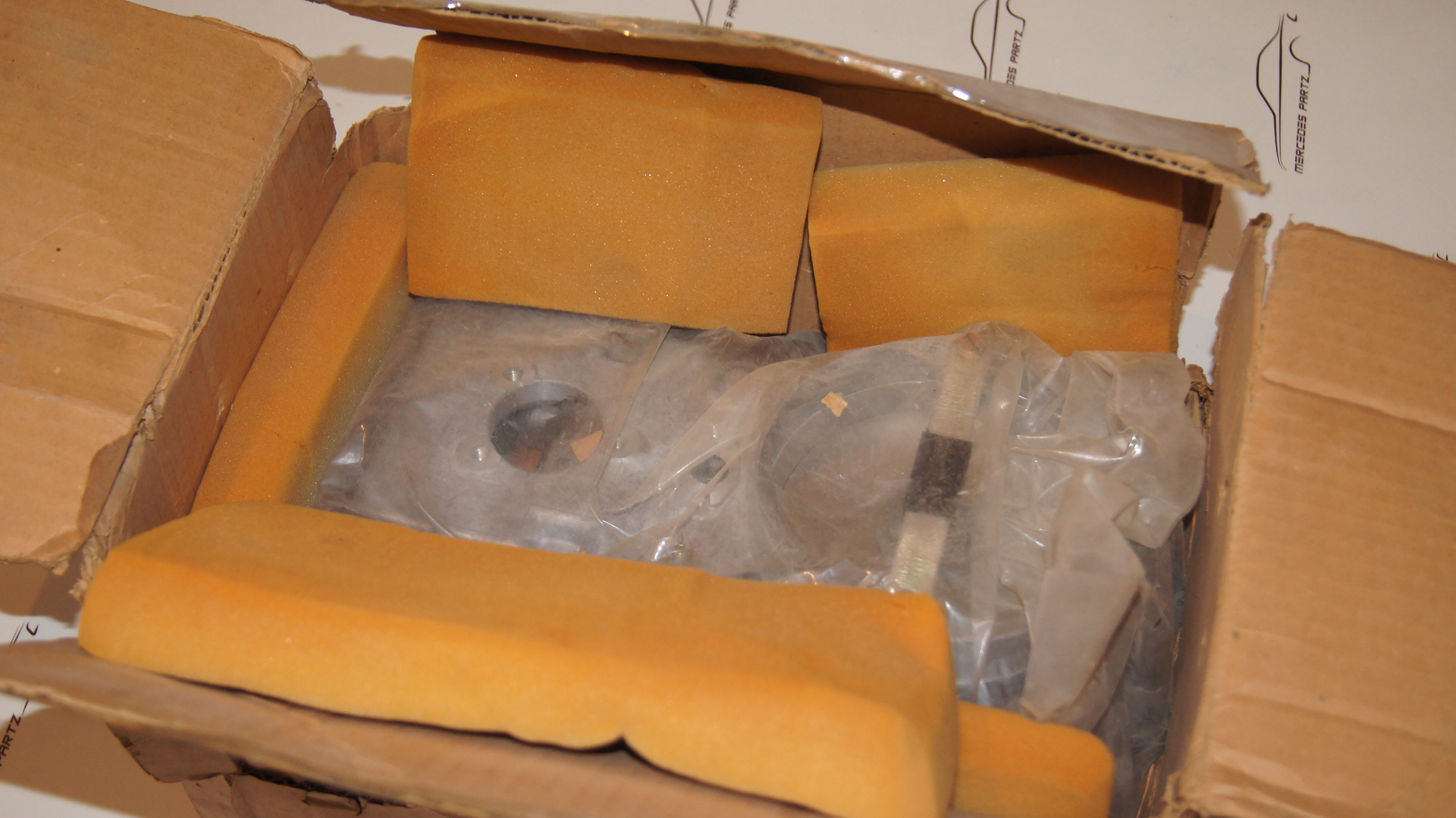 A0000740414 M116 380 960 961 M117 500 960 961 airflow meter sensor Bosch A0000740414 M116 380 960 961 M117 500 960 961 airflow meter sensor Bosch