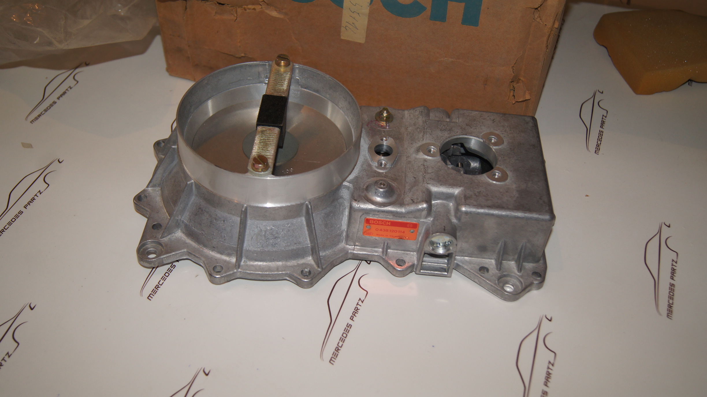 A0000740414 M116 380 960 961 M117 500 960 961 airflow meter sensor Bosch A0000740414 M116 380 960 961 M117 500 960 961 airflow meter sensor Bosch