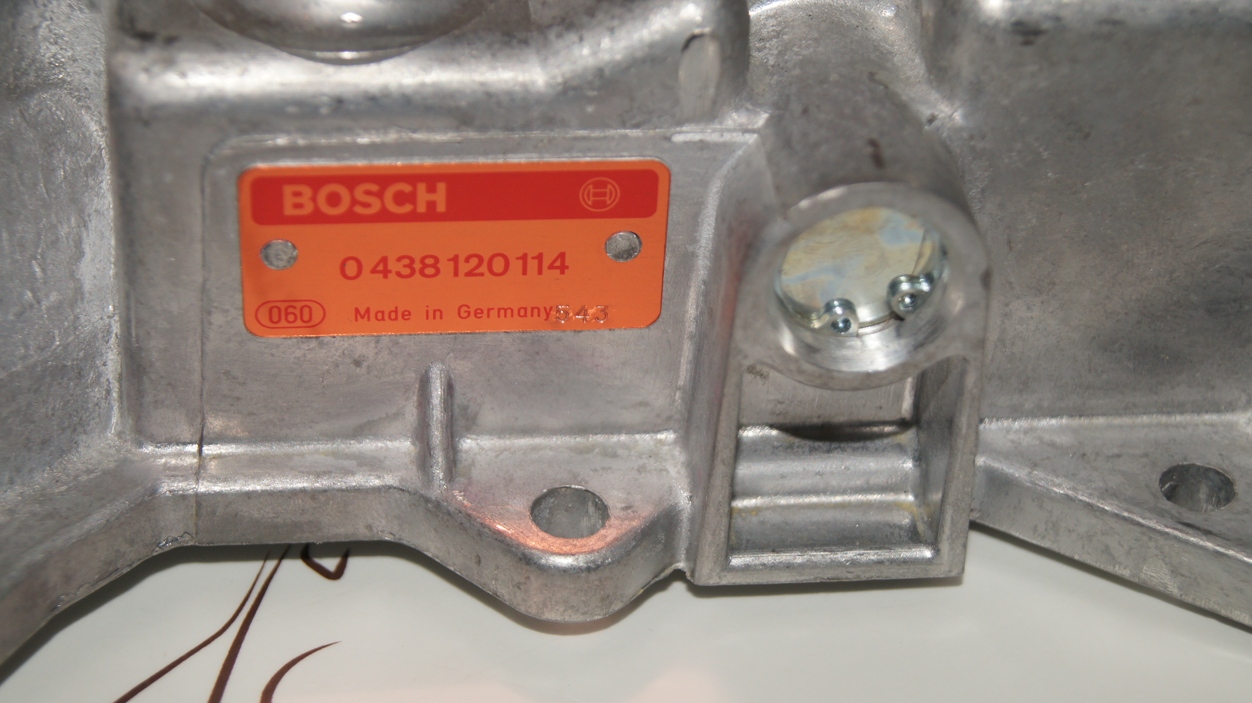 A0000740414 M116 380 960 961 M117 500 960 961 airflow meter sensor Bosch A0000740414 M116 380 960 961 M117 500 960 961 airflow meter sensor Bosch