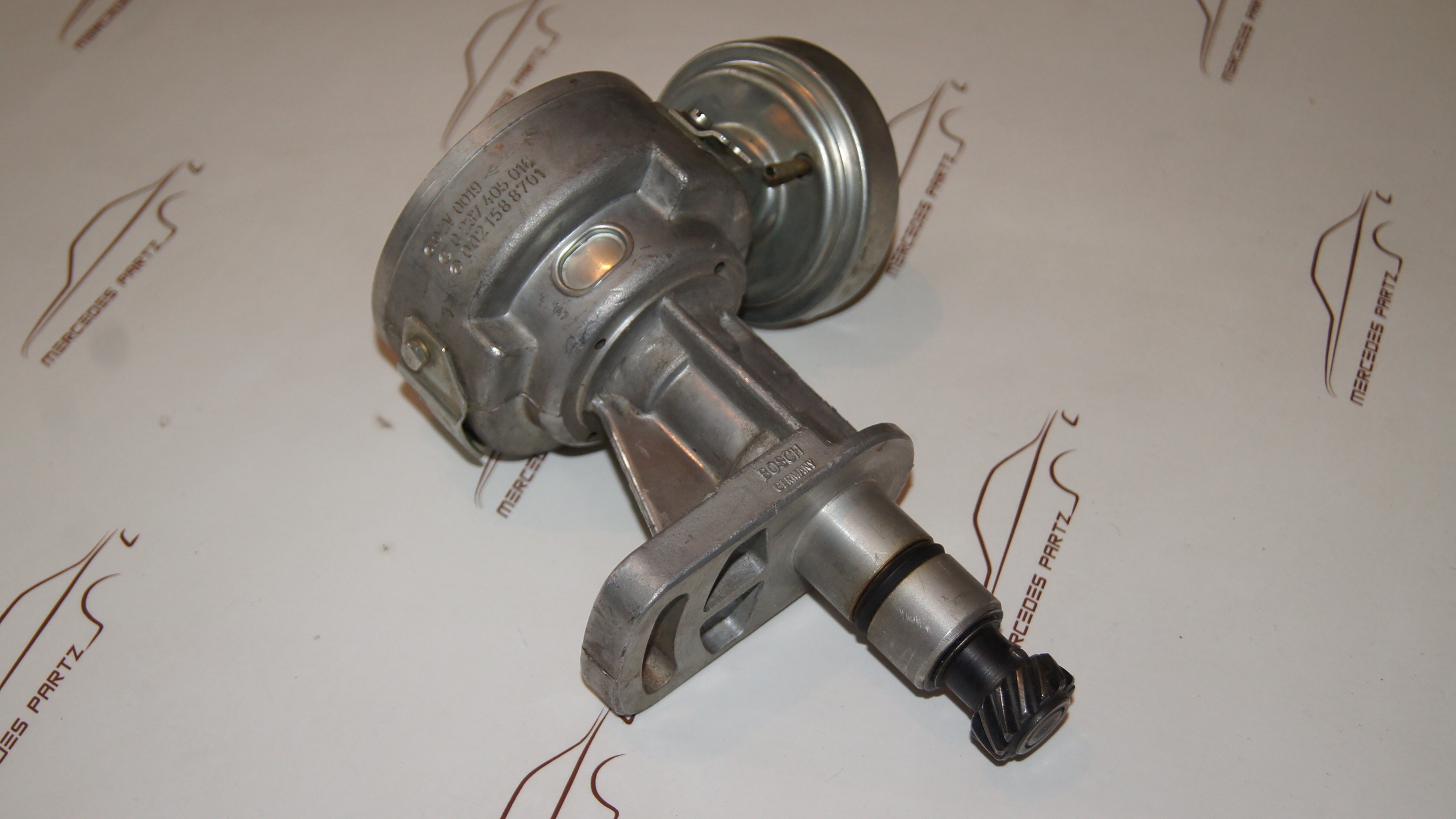 A0021588701 M117.961 960 5.0 ignition distributor Bosch A0021588701 M117.961 960 5.0 ignition distributor Bosch