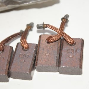 0001515314 Jeu de balais de carbone pour moteur de démarreur OM615 OM616 OM617 LKW