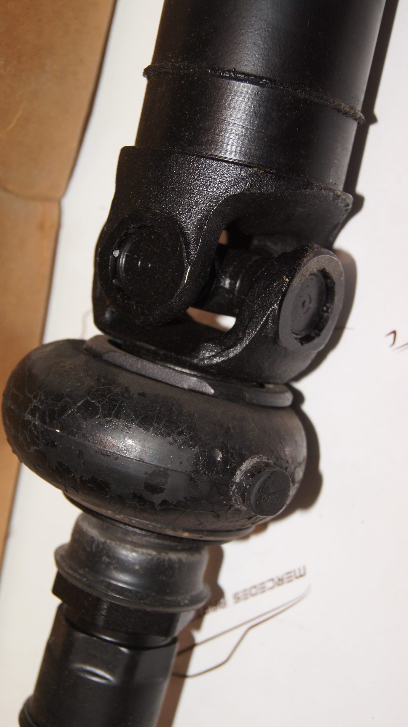 W108 W109 W111 propeller shaft Genuine Mercedes Part W108 W109 W111 propeller shaft Genuine Mercedes Part