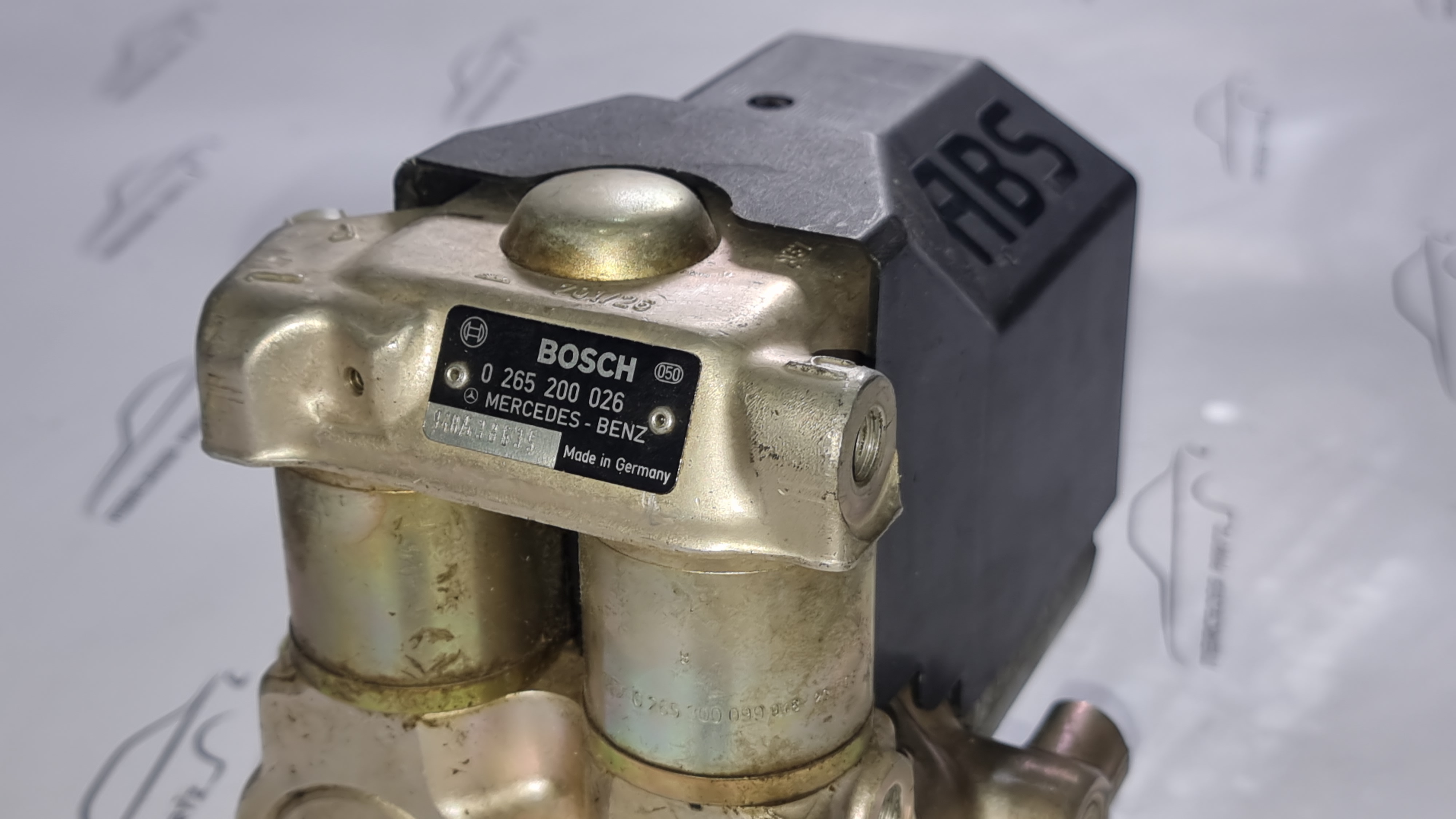 ABS HYDRAULIC UNIT, BRAKE PRESSURE REGULATOR NOS A0014318012 Bosch ABS HYDRAULIC UNIT, BRAKE PRESSURE REGULATOR NOS A0014318012 Bosch