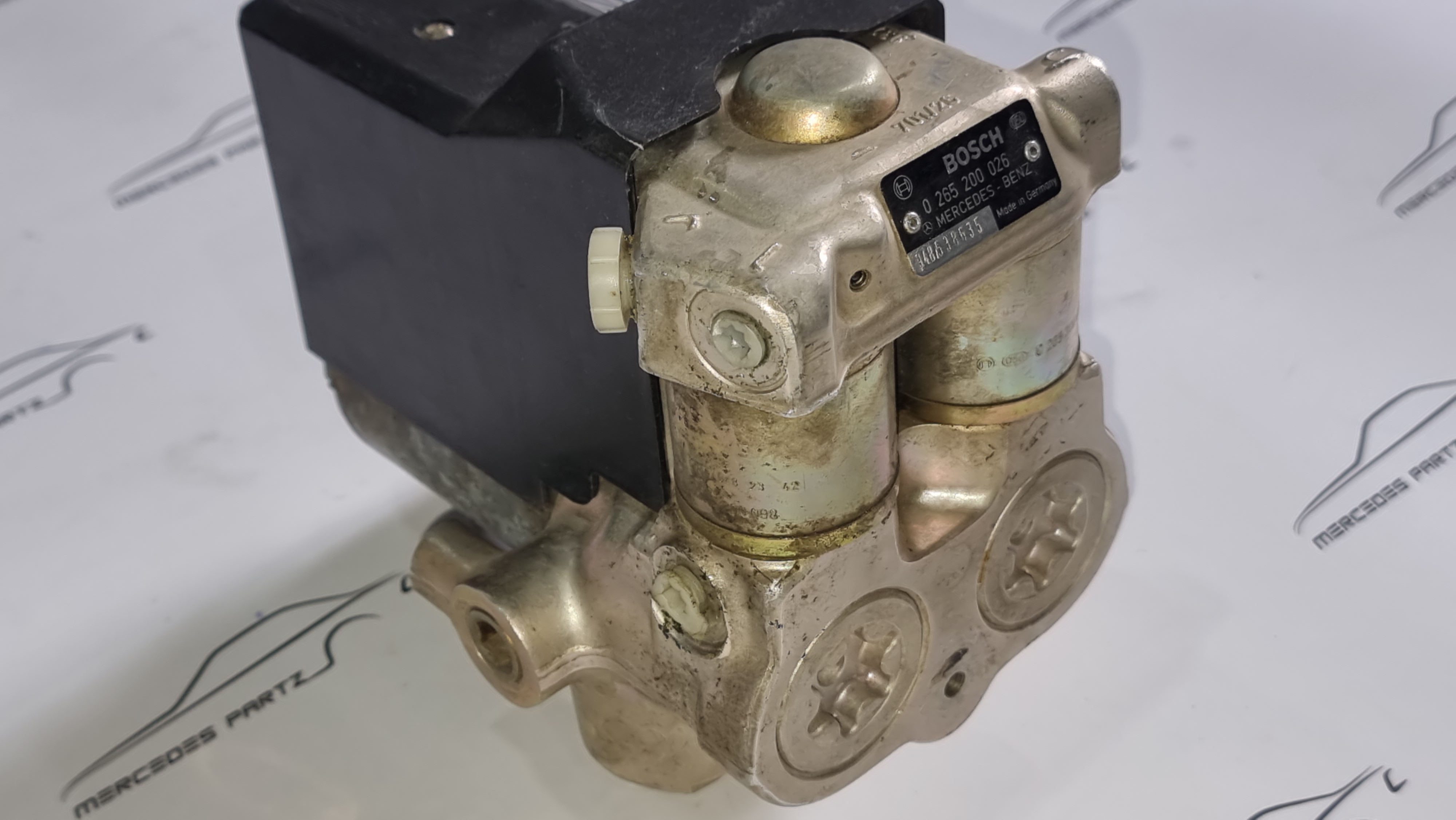 ABS HYDRAULIC UNIT, BRAKE PRESSURE REGULATOR NOS A0014318012 Bosch ABS HYDRAULIC UNIT, BRAKE PRESSURE REGULATOR NOS A0014318012 Bosch