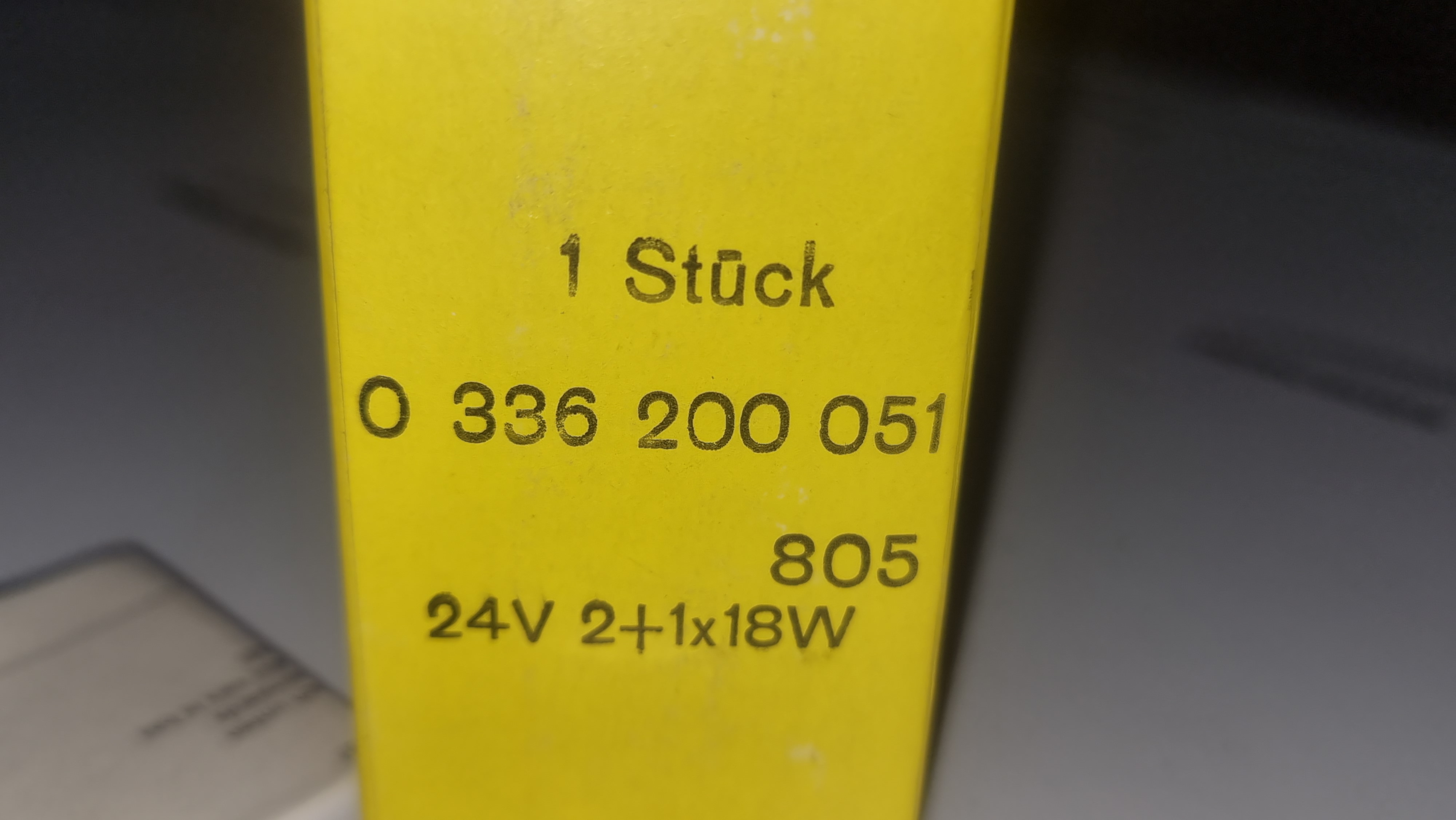 24V turn signal flasher relay Bosch 24V turn signal flasher relay Bosch