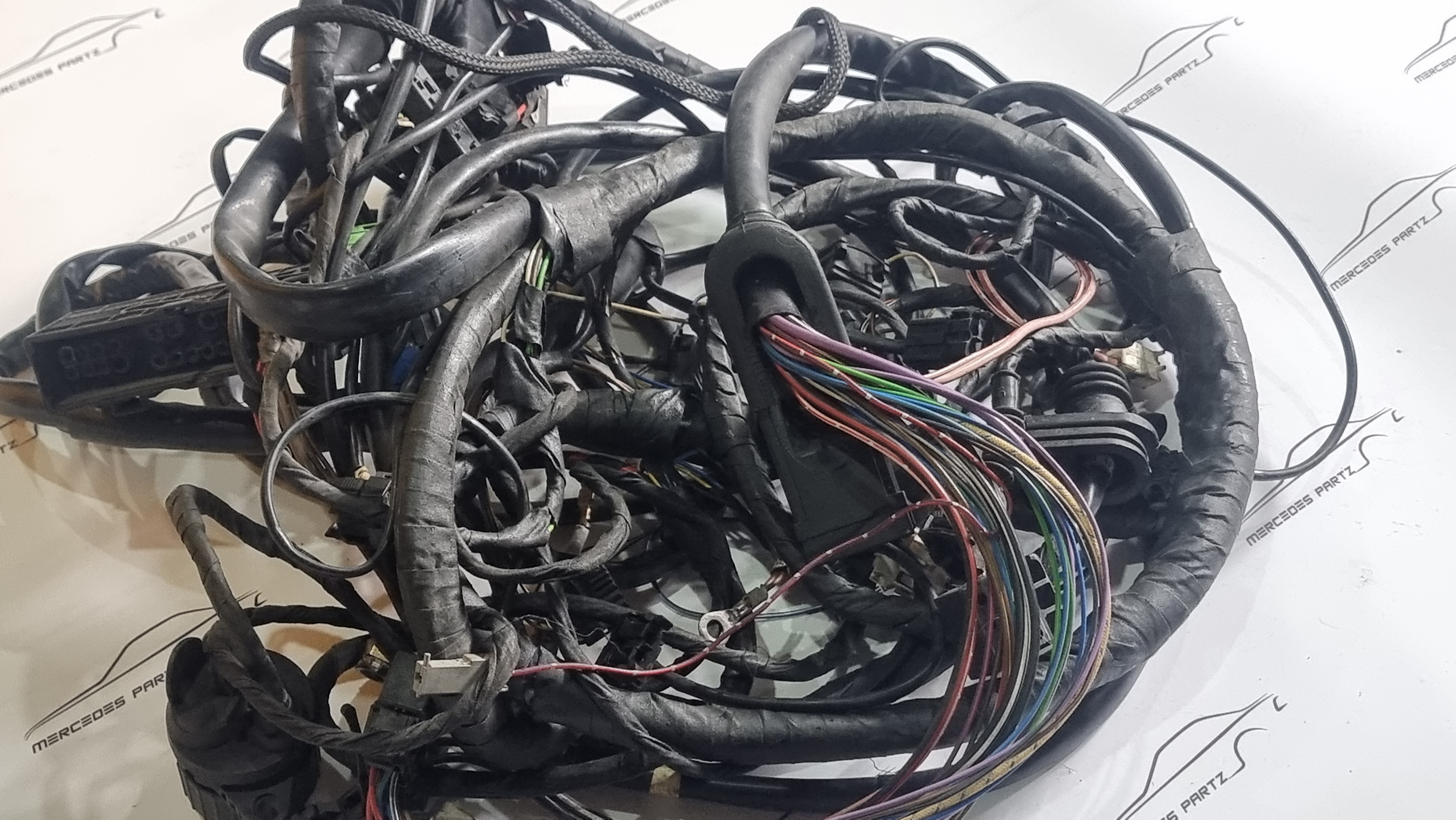 A2025407505 W202 C220 engine wiring harness cable body mounted Genuine Mercedes Part A2025407505 W202 C220 engine wiring harness cable body mounted Genuine Mercedes Part