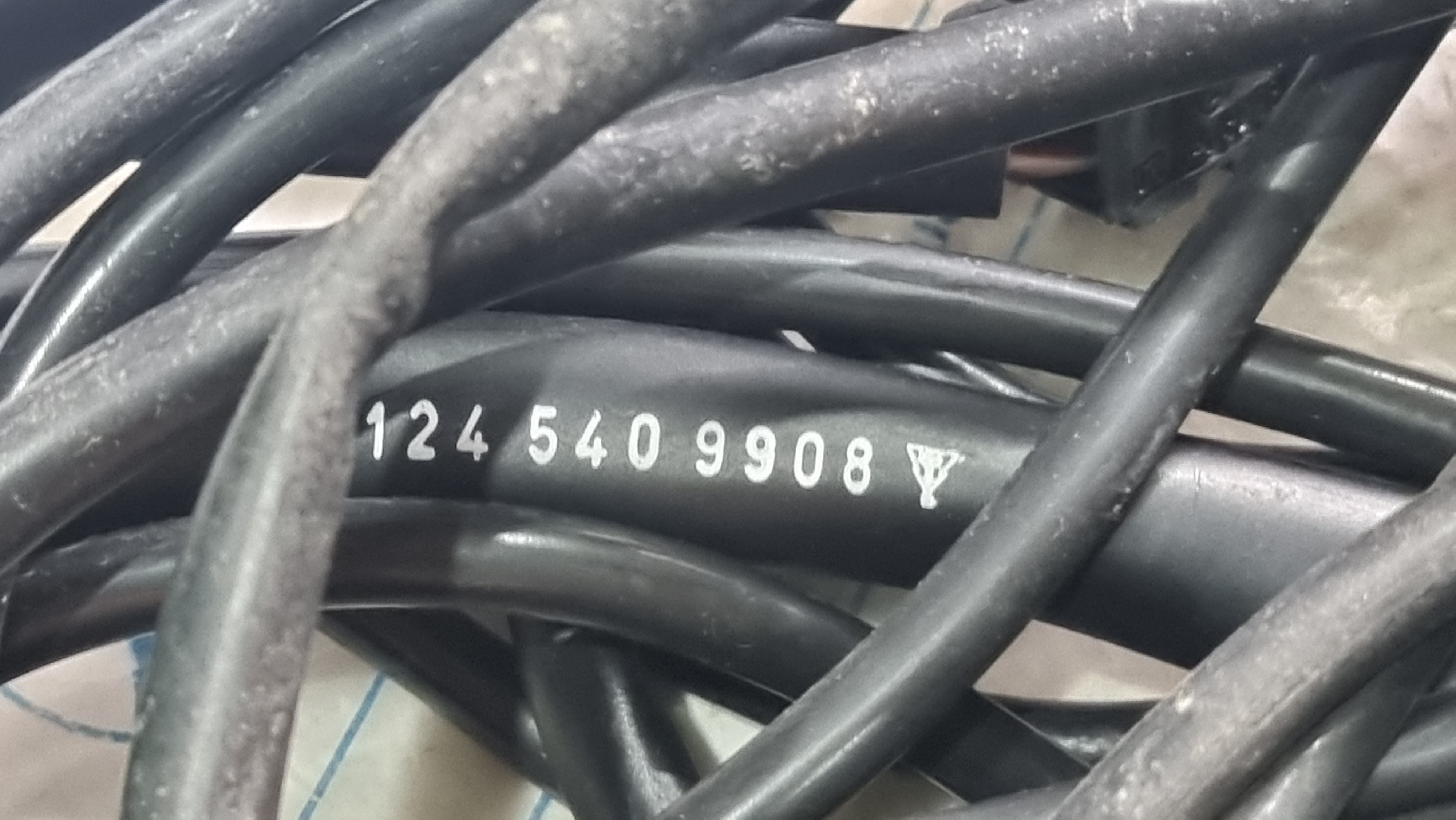 A1245409908 W124 central locking mechanism wiring harness NEW NOS Genuine Mercedes Part A1245409908 W124 central locking mechanism wiring harness NEW NOS Genuine Mercedes Part