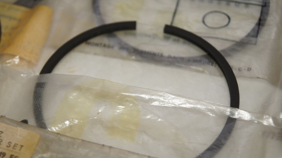 M127 M180 220/219 80MM STD 2+2.5+3+5 piston rings set , priced each piston M127 M127 M180 220/219 80MM STD 2+2.5+3+5 piston rings set , priced each piston M127