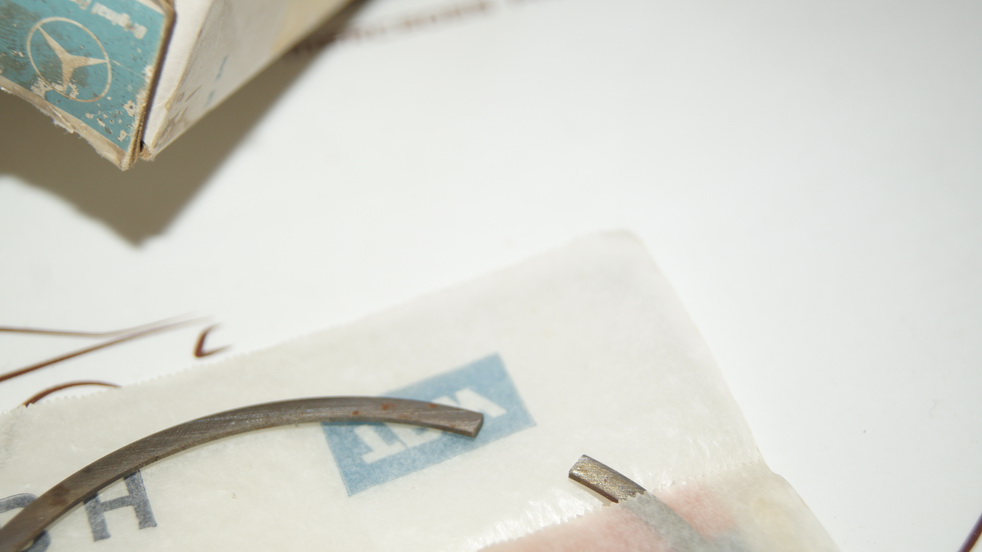 M127 M114 M108 M129 82.00mm piston rings (only 3 pistons available) Genuine Mercedes Part M127 M114 M108 M129 82.00mm piston rings (only 3 pistons available) Genuine Mercedes Part