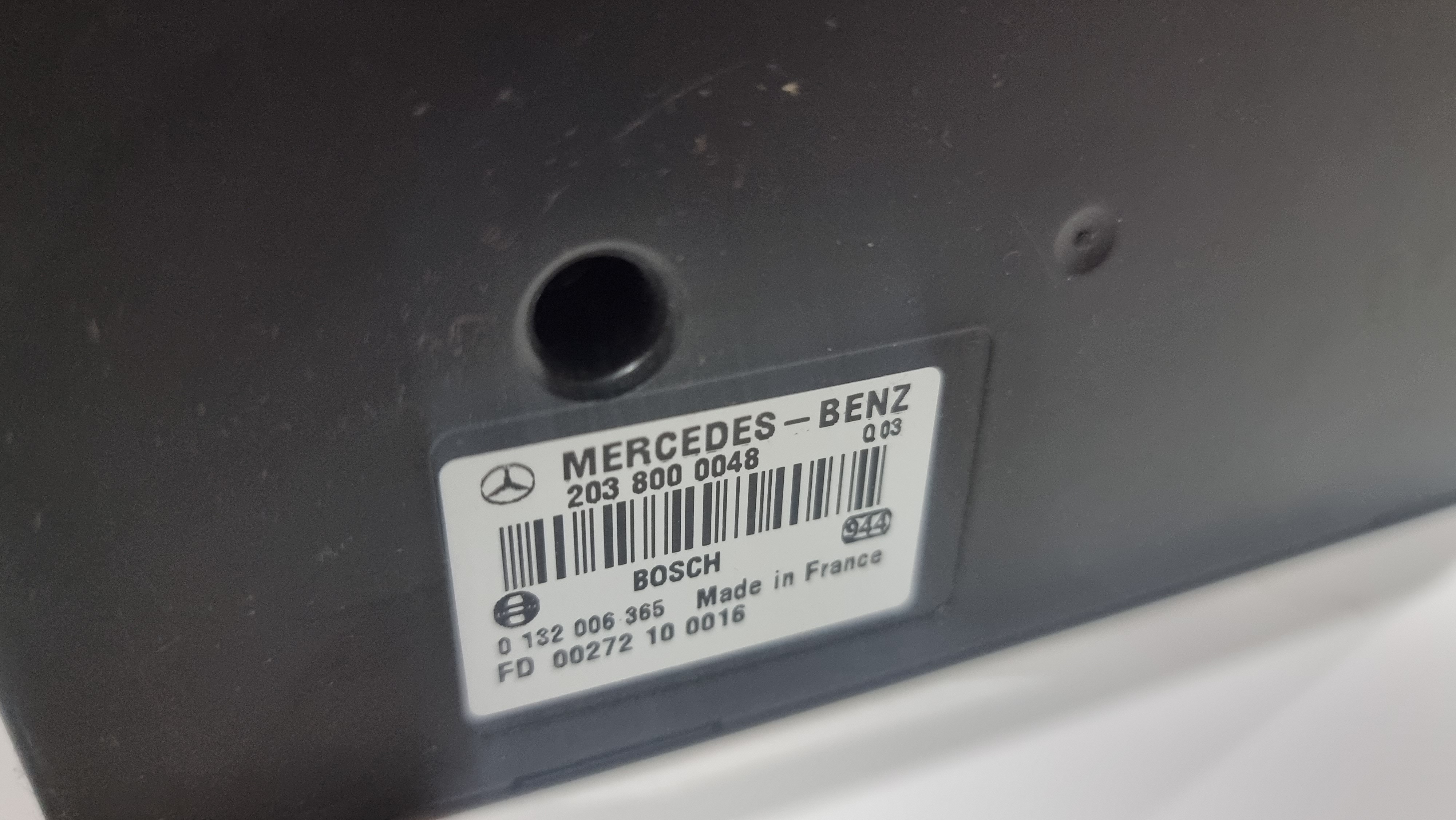 A2038000048 W203 W211 C219 W209 W463 vacuum pump in luggage compartment, left NEW NOS OEM C209 A2038000048 W203 W211 C219 W209 W463 vacuum pump in luggage compartment, left NEW NOS OEM C209