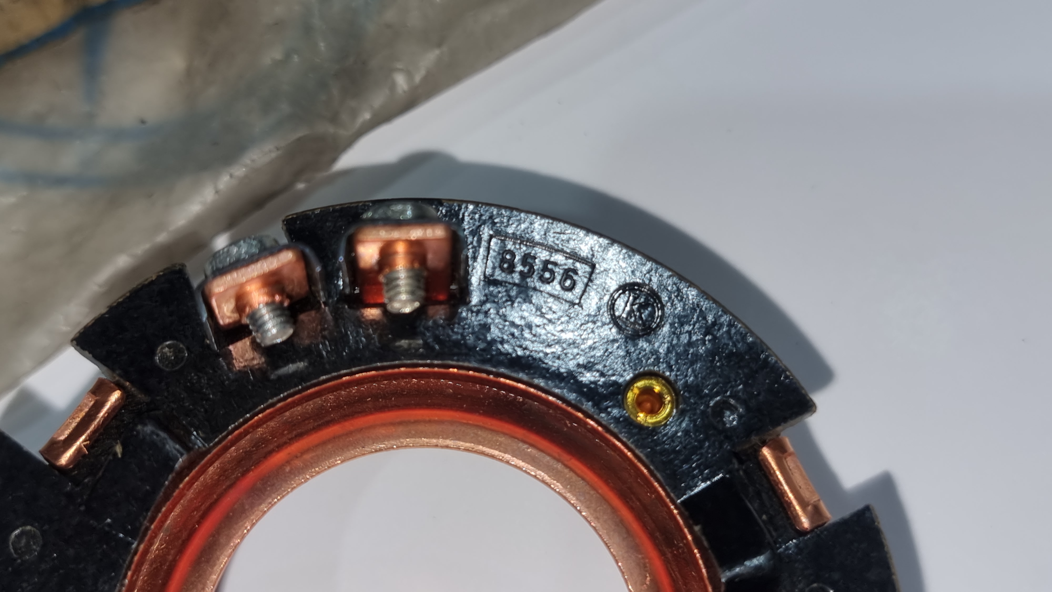 A0004640928 W100 W108 W109 W110 W111 W112 W113 W114 W115 steering horn contact ring NEW NOS Genuine Mercedes Part A0004640928 W100 W108 W109 W110 W111 W112 W113 W114 W115 steering horn contact ring NEW NOS Genuine Mercedes Part