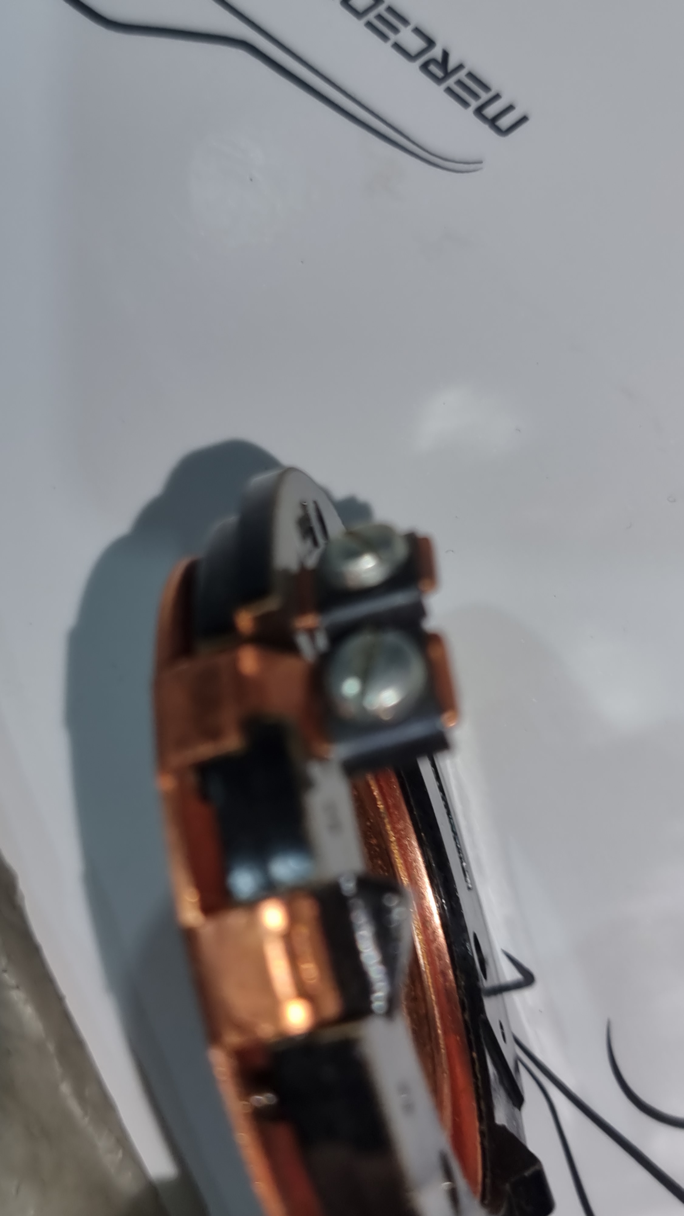 A0004640928 W100 W108 W109 W110 W111 W112 W113 W114 W115 steering horn contact ring NEW NOS Genuine Mercedes Part A0004640928 W100 W108 W109 W110 W111 W112 W113 W114 W115 steering horn contact ring NEW NOS Genuine Mercedes Part