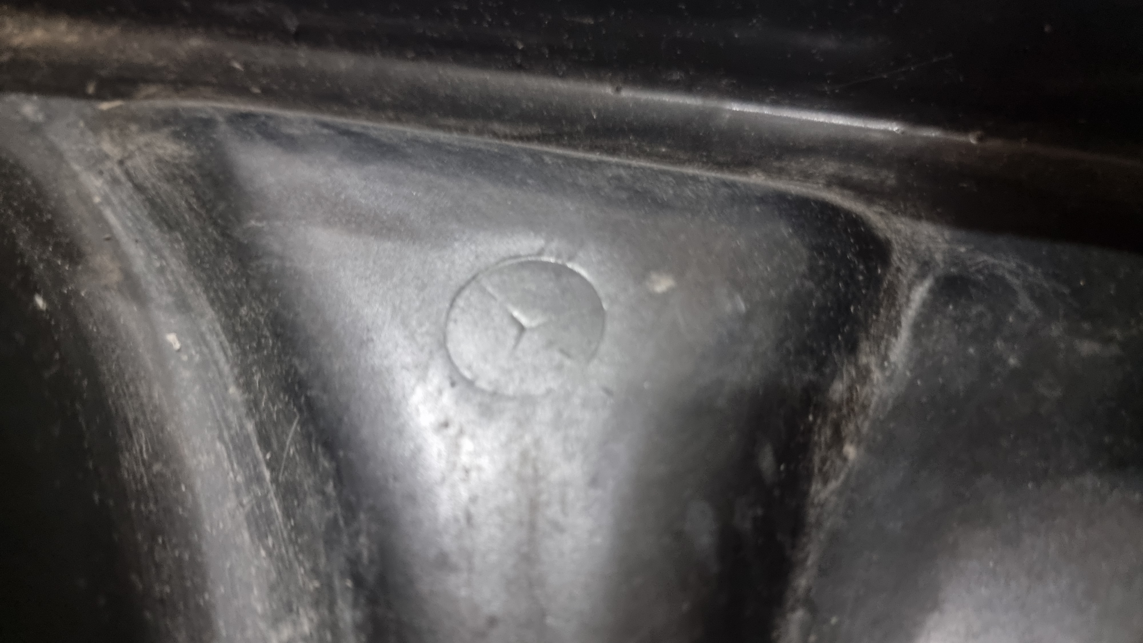 A1073301307 W107 W114 W115 transverse control arm bottom right NOS Genuine Mercedes Part A1073301307 W107 W114 W115 transverse control arm bottom right NOS Genuine Mercedes Part