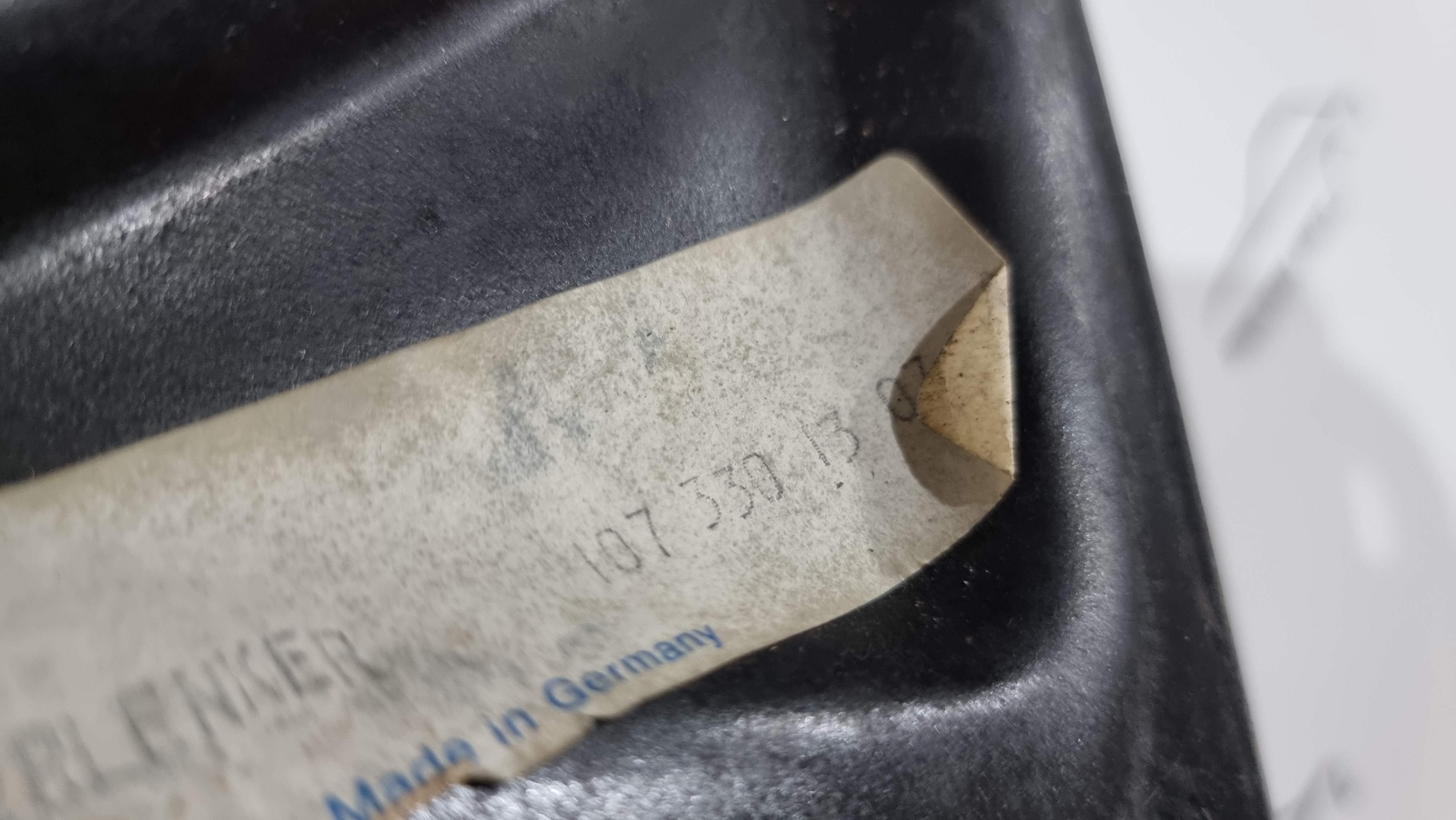 A1073301307 W107 W114 W115 transverse control arm bottom right NOS Genuine Mercedes Part A1073301307 W107 W114 W115 transverse control arm bottom right NOS Genuine Mercedes Part