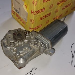 W123 front left electric window motor A0018205842 Bosch W123 front left electric window motor A0018205842 Bosch