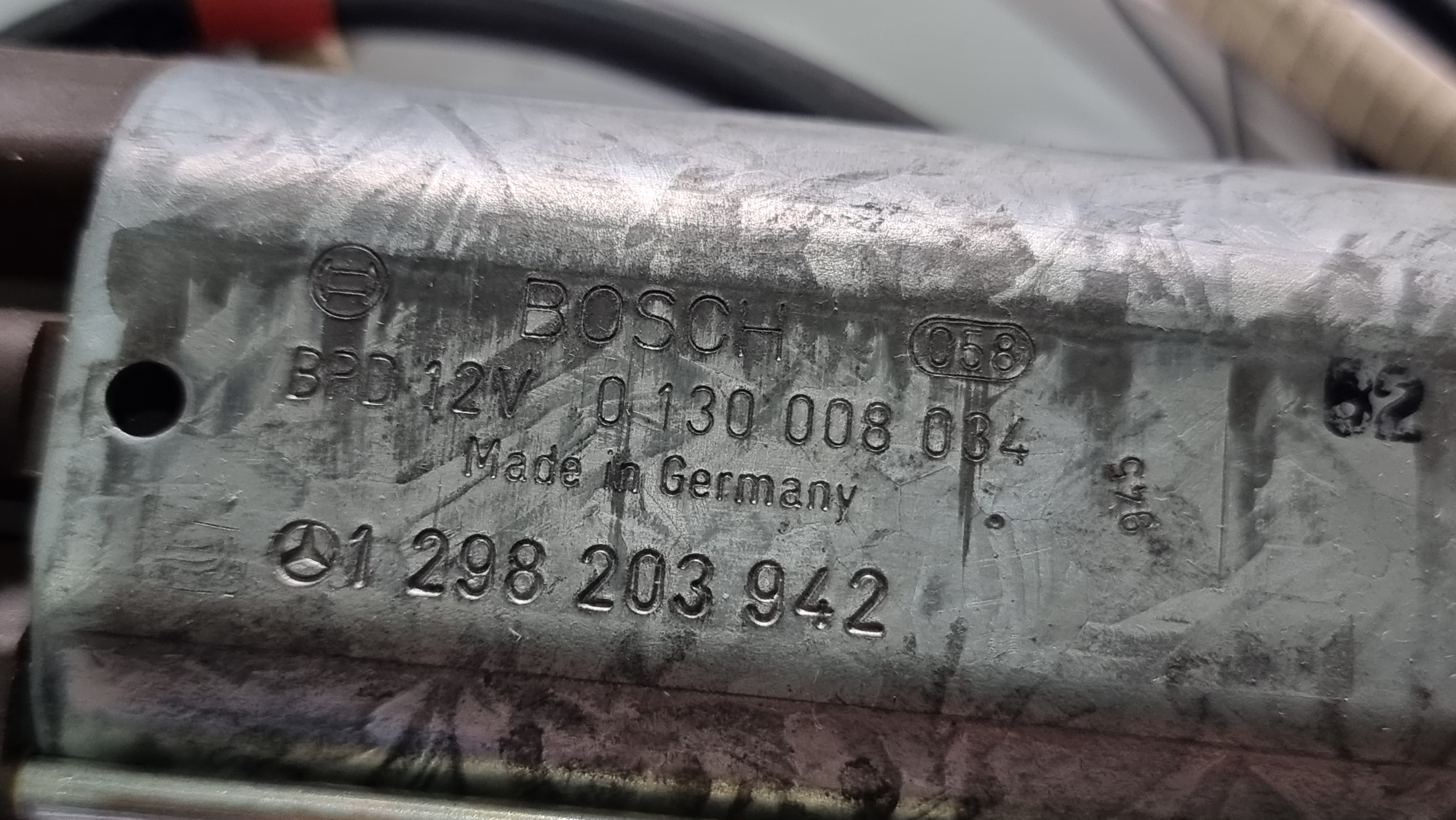 R129 electric seat adjuster motor A1298206242 Genuine Mercedes Part R129 electric seat adjuster motor A1298206242 Genuine Mercedes Part