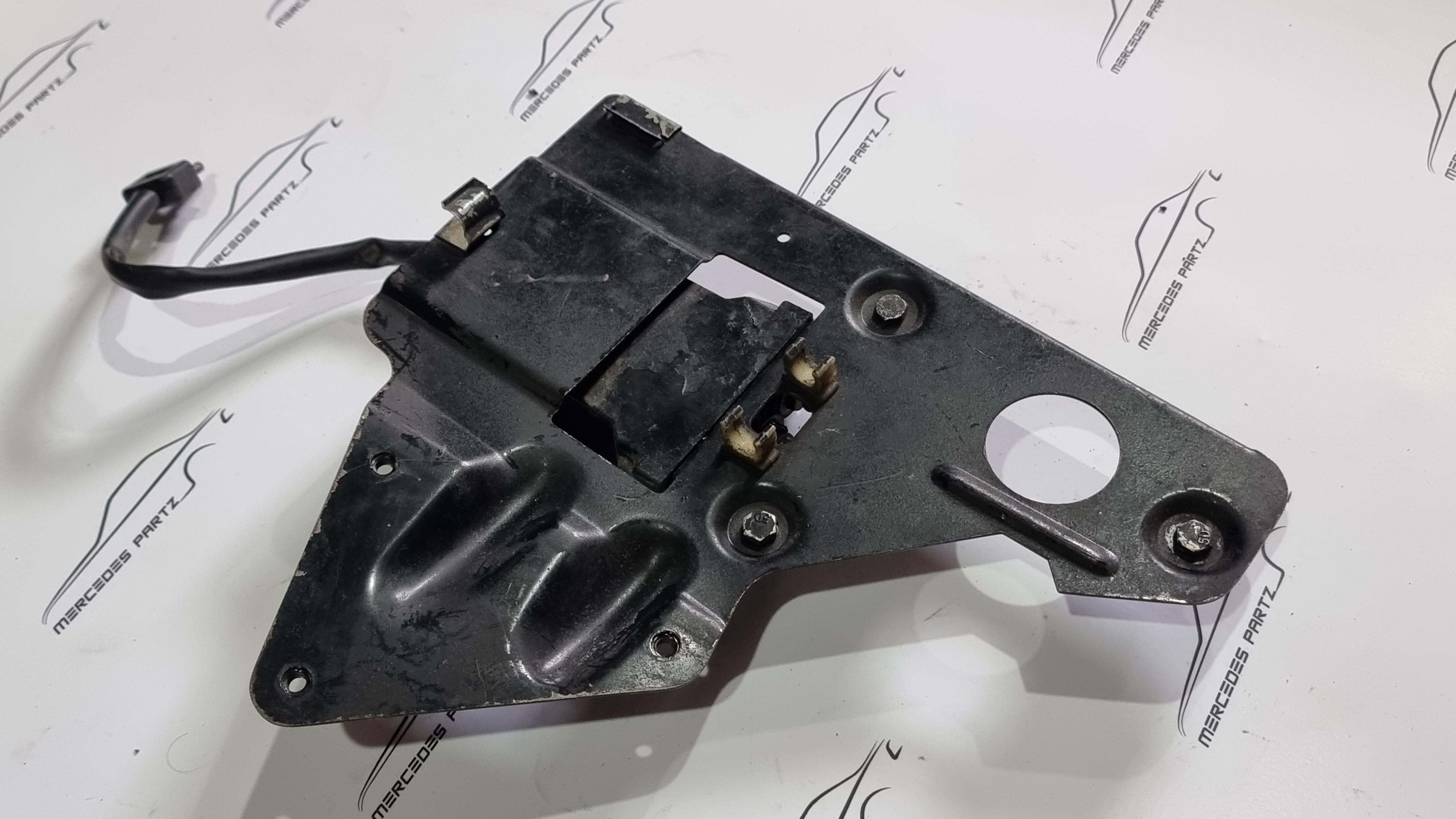 W107 W116 W123 sliding roof electric motor USED Genuine Mercedes Part W107 W116 W123 sliding roof electric motor USED Genuine Mercedes Part