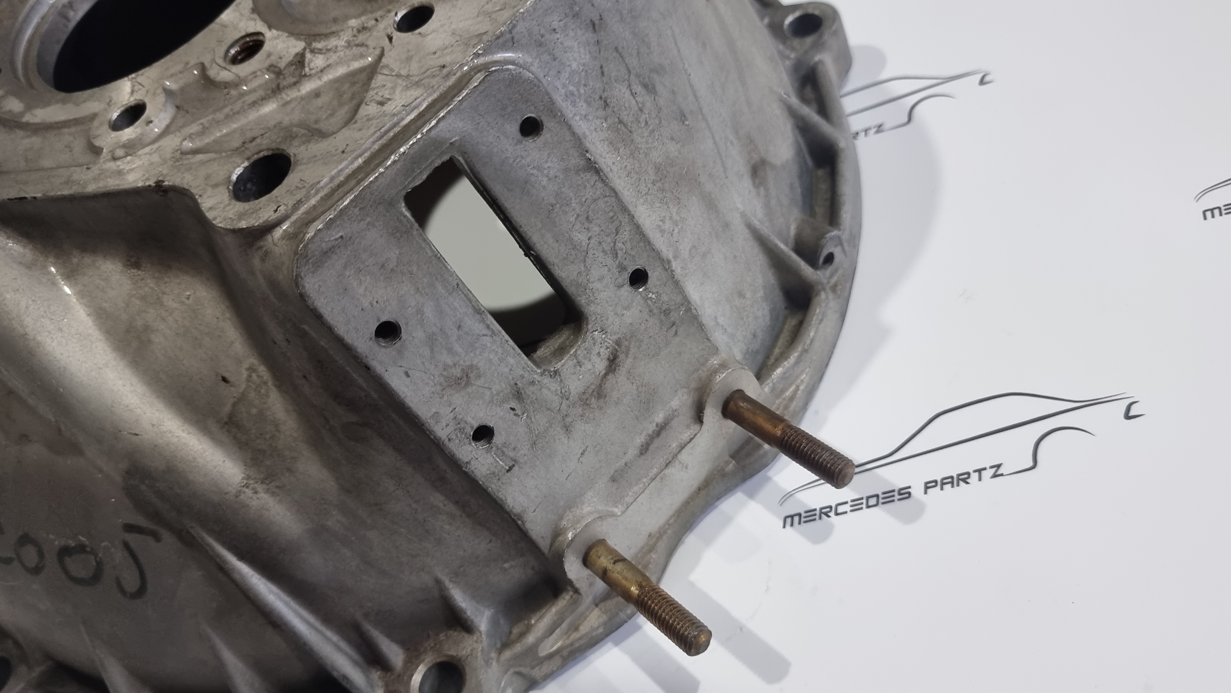 A1112502005 W108 W109 W110 W111 W113 transmission bell housing Genuine Mercedes Part A1112502005 W108 W109 W110 W111 W113 transmission bell housing Genuine Mercedes Part