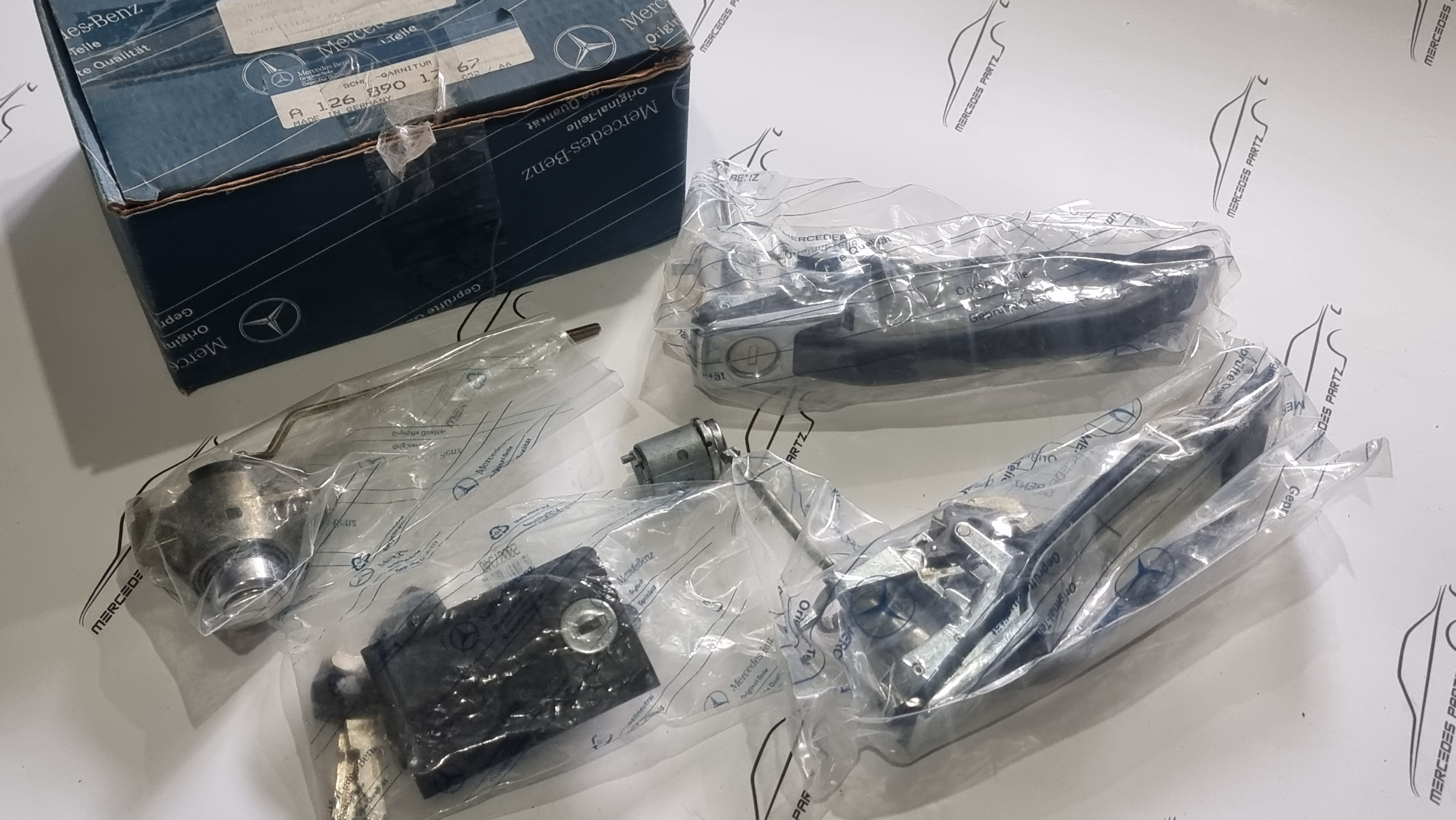 A1268901767 , A1268900273 , A1268900673 , W126 lock set