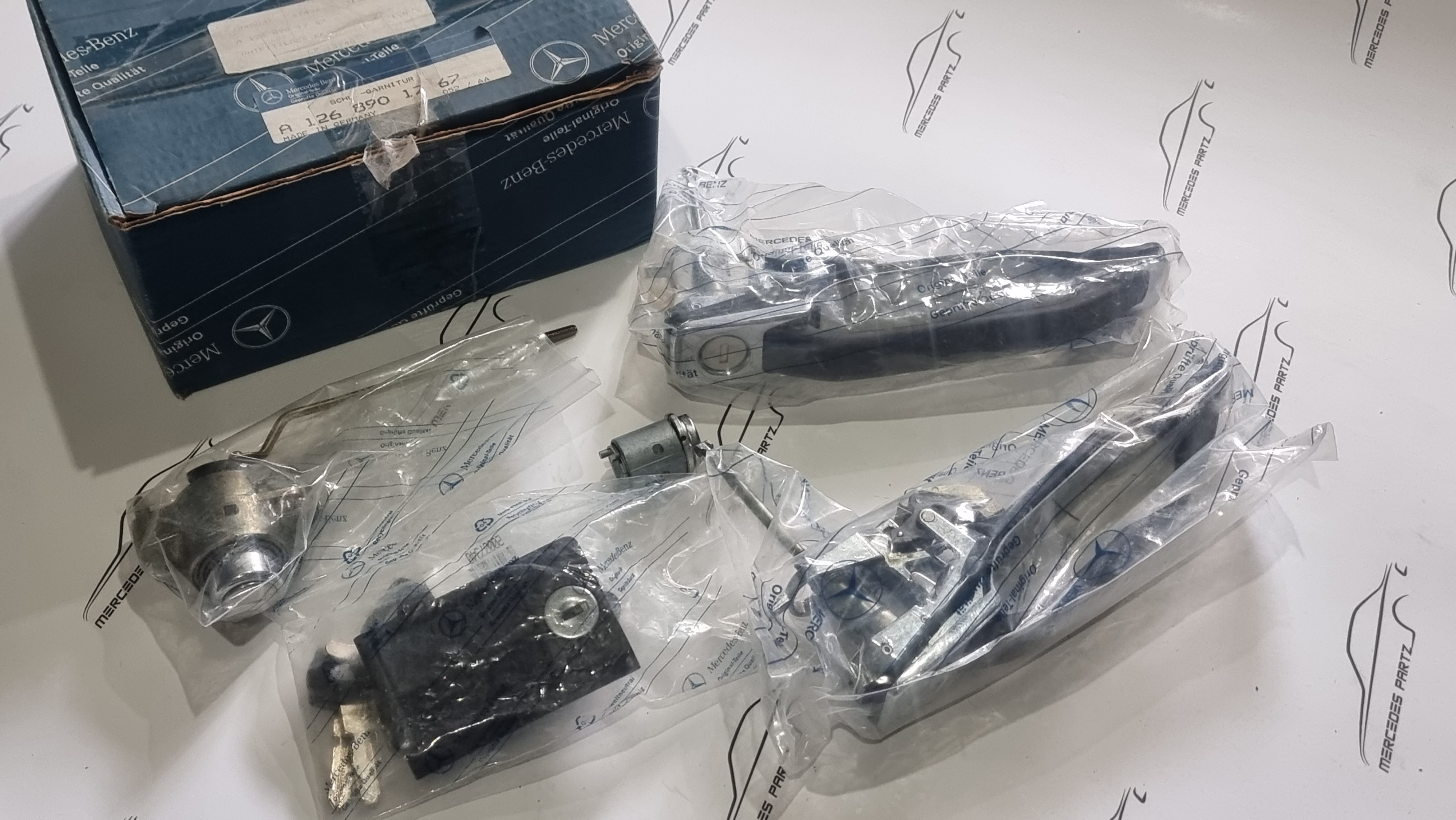 A1268901767 , A1268900273 , A1268900673 , W126 lock set