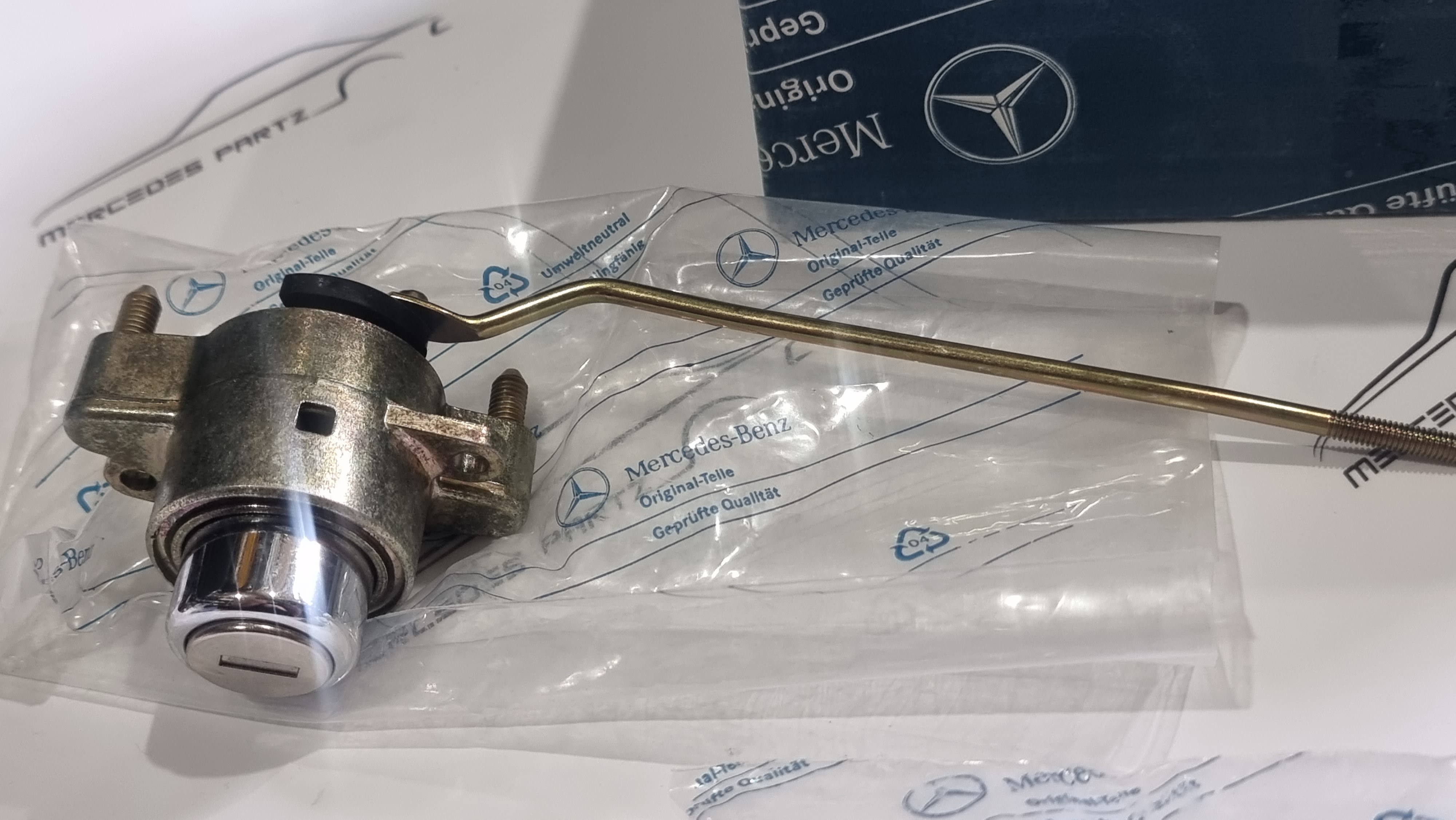 A1268901767 , A1268900273 , A1268900673 , W126 lock set