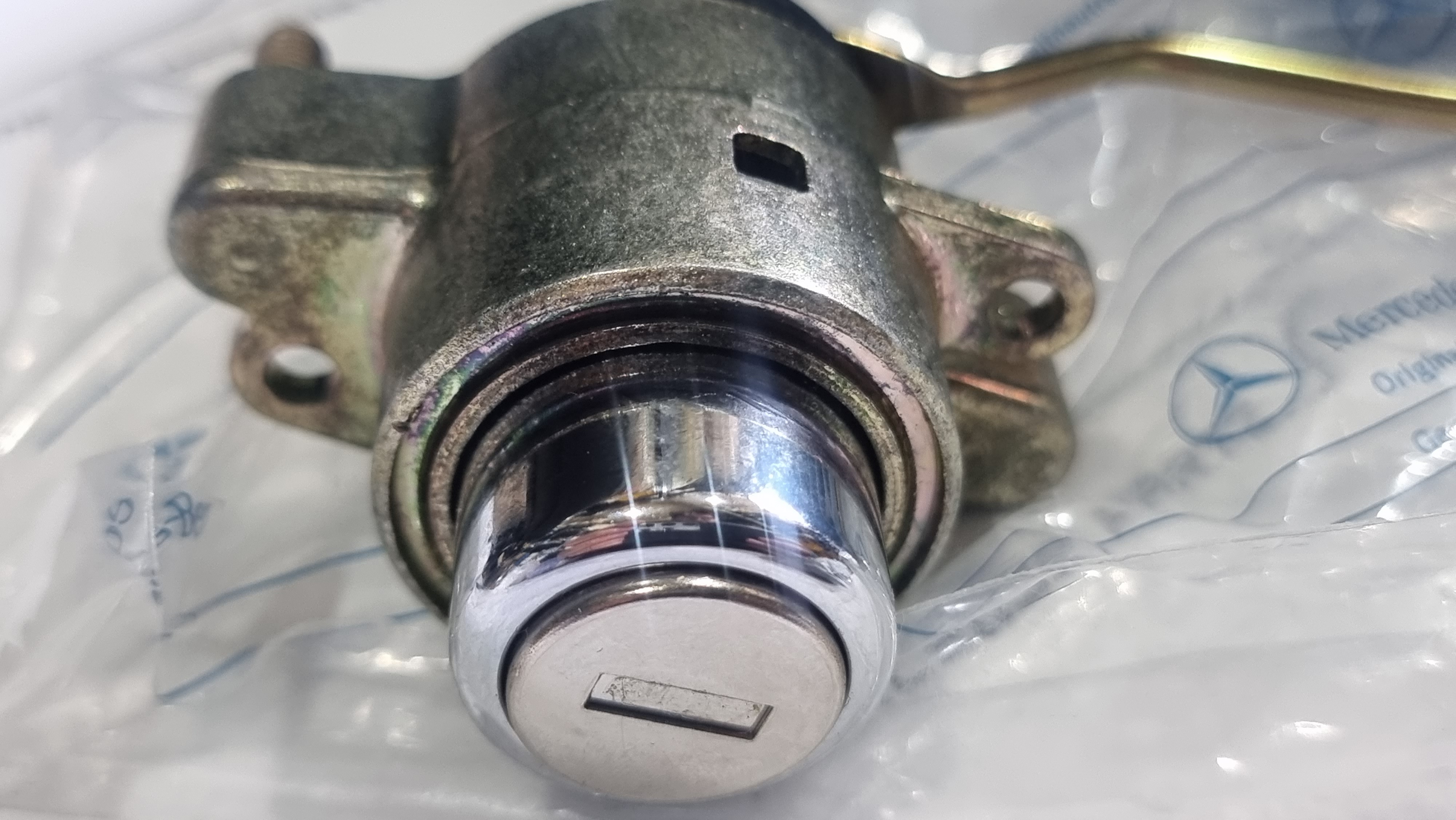 A1268901767 , A1268900273 , A1268900673 , W126 lock set