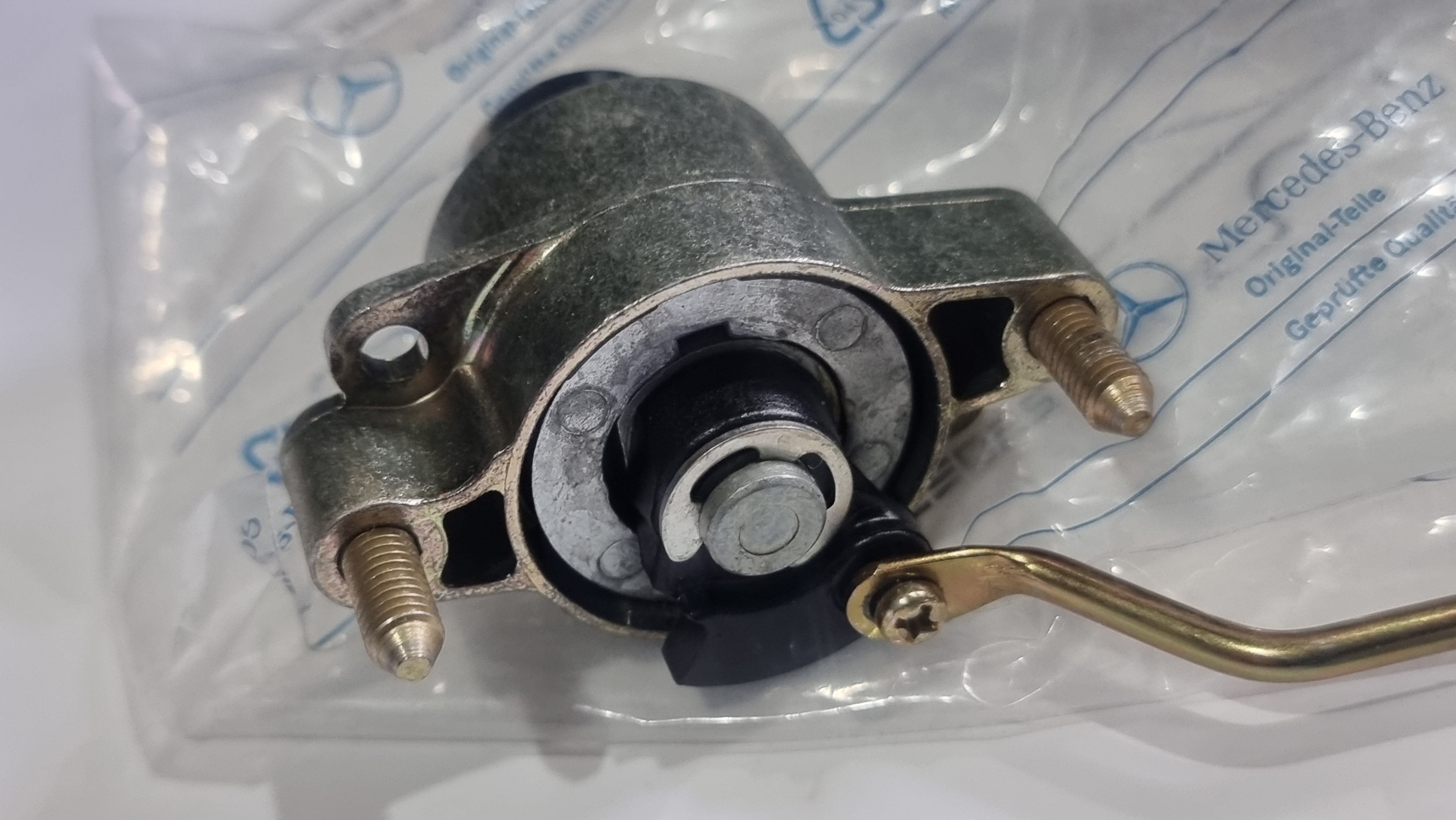 A1268901767 , A1268900273 , A1268900673 , W126 lock set