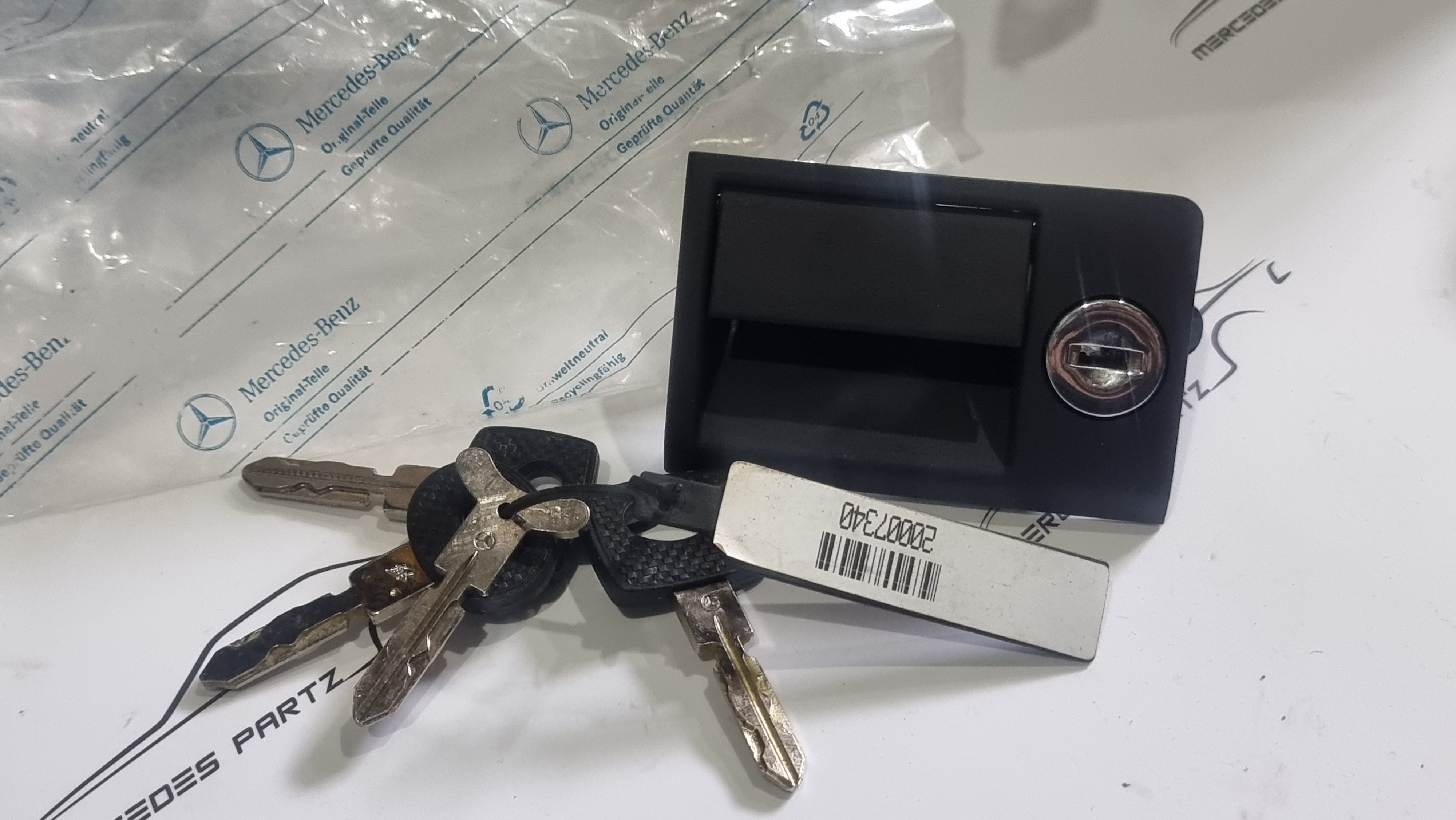 A1268901767 , A1268900273 , A1268900673 , W126 lock set
