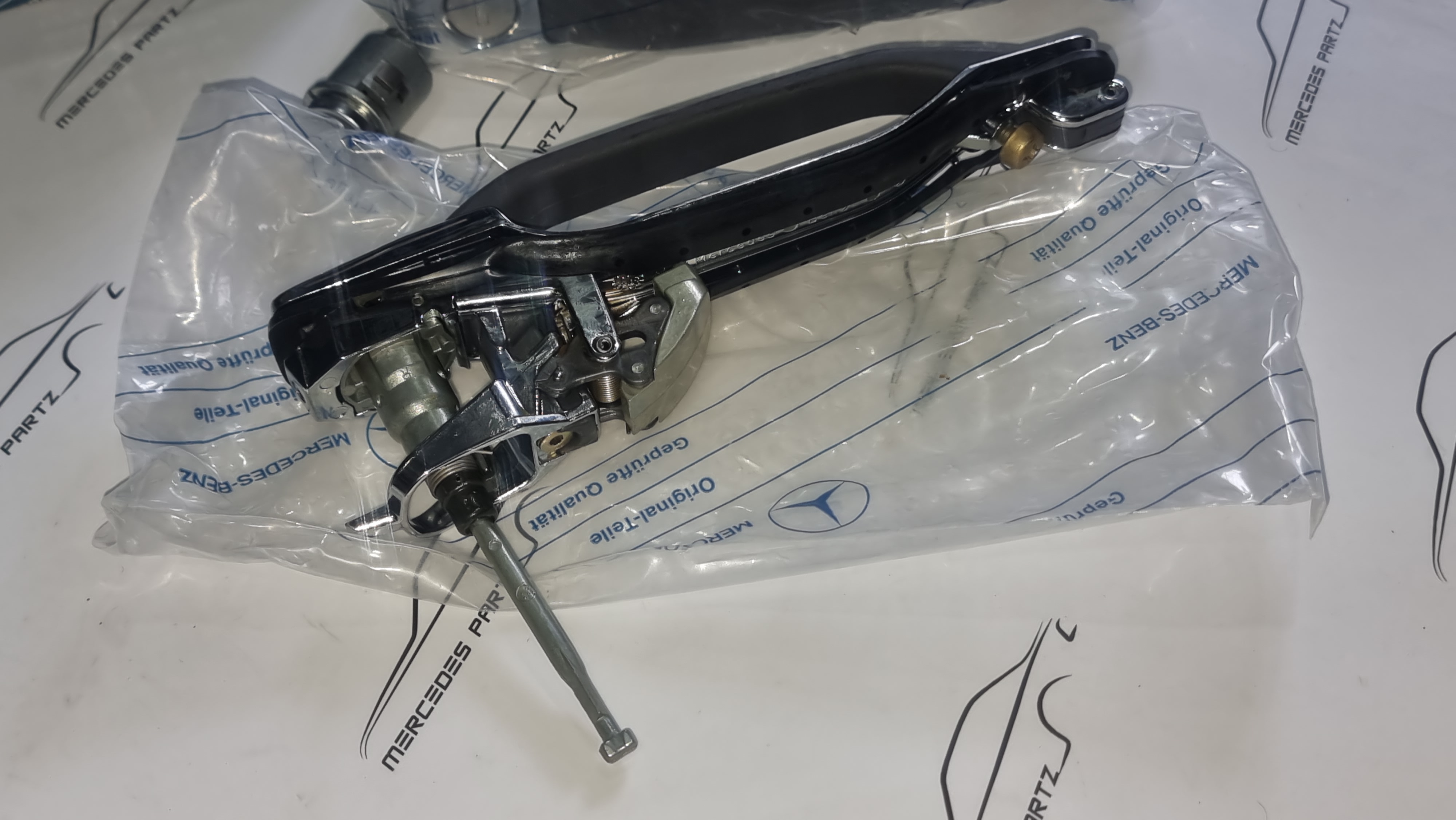 A1268901767 , A1268900273 , A1268900673 , W126 lock set