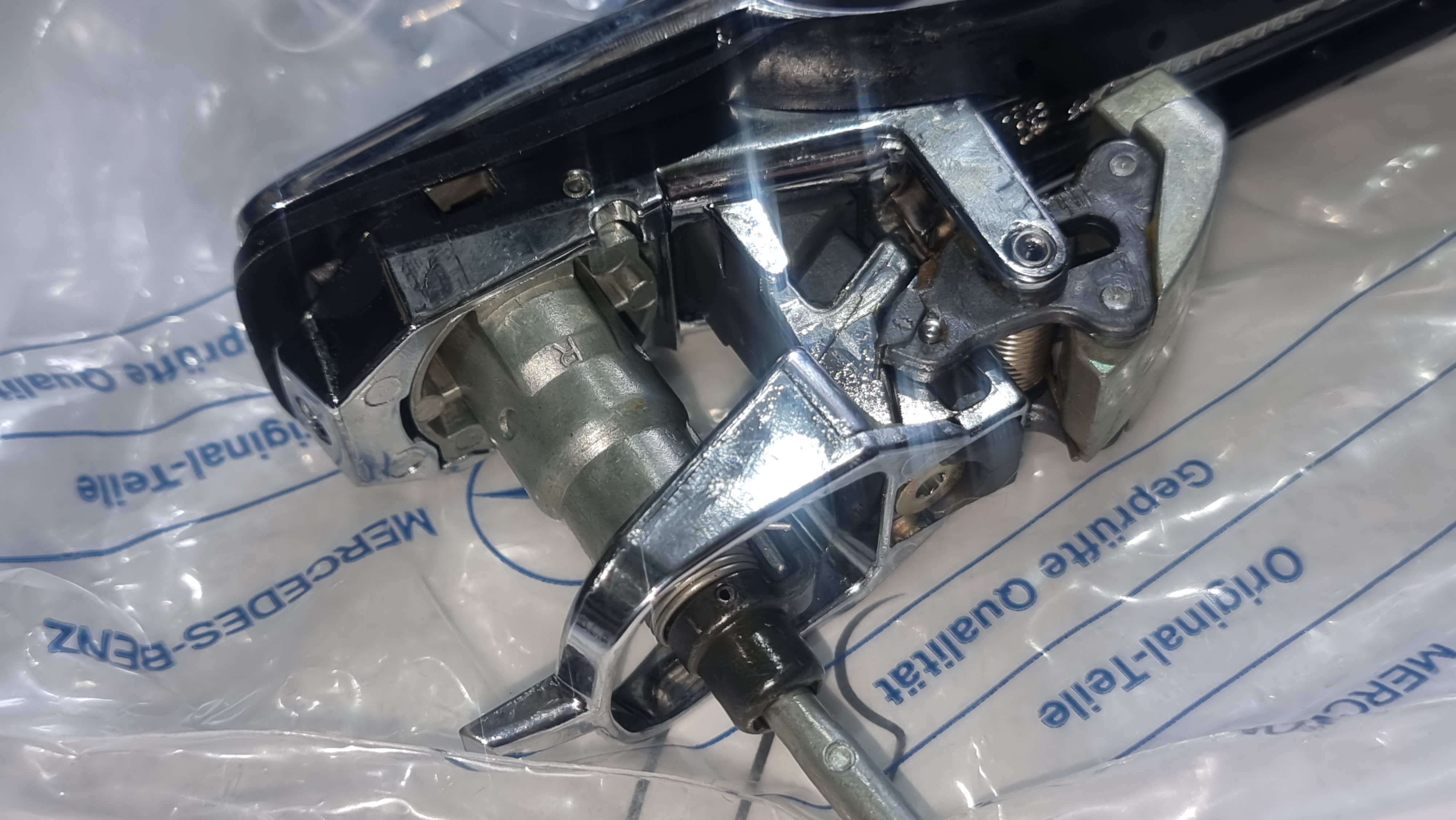 A1268901767 , A1268900273 , A1268900673 , W126 lock set