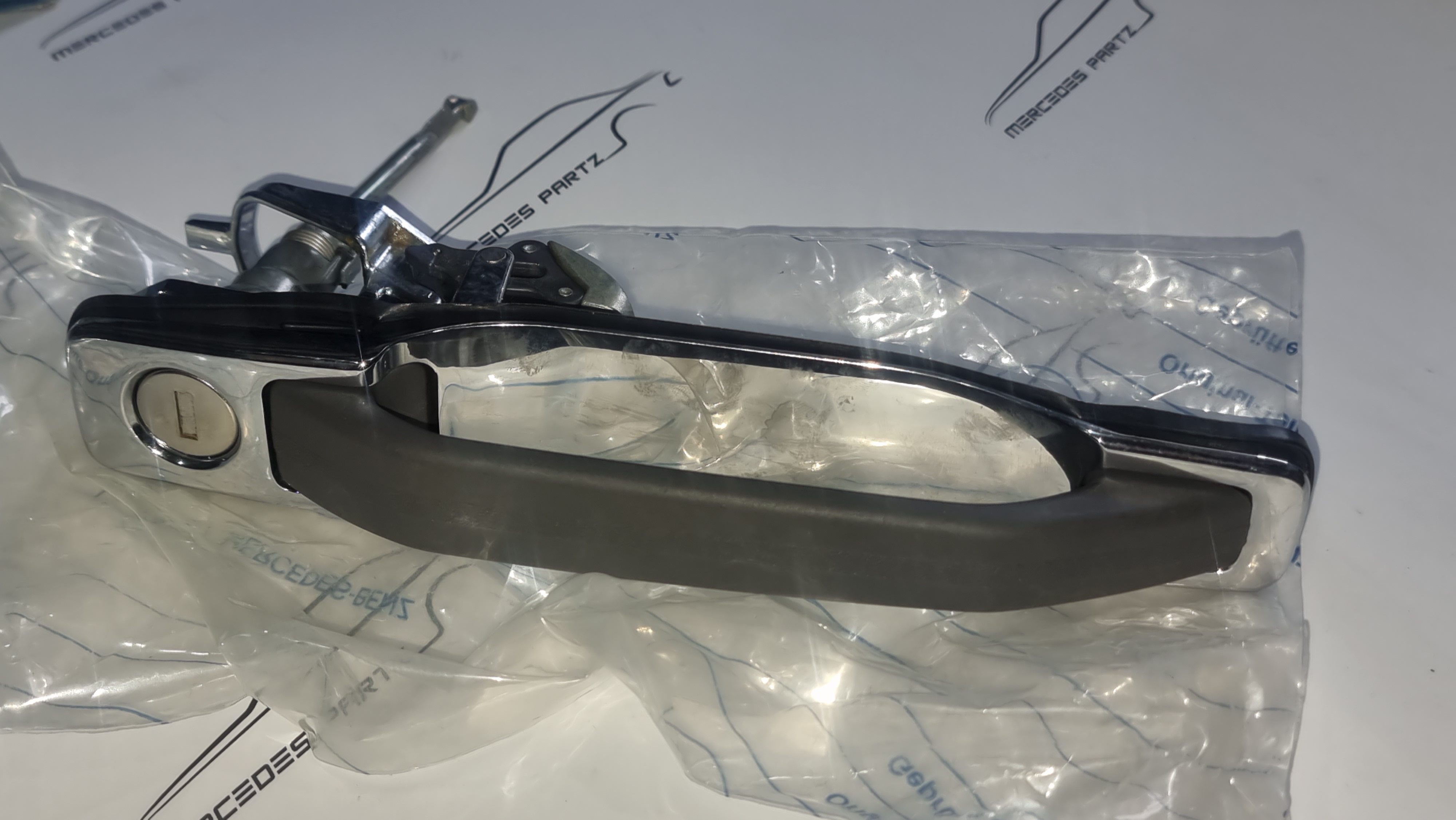 A1268901767 , A1268900273 , A1268900673 , W126 lock set