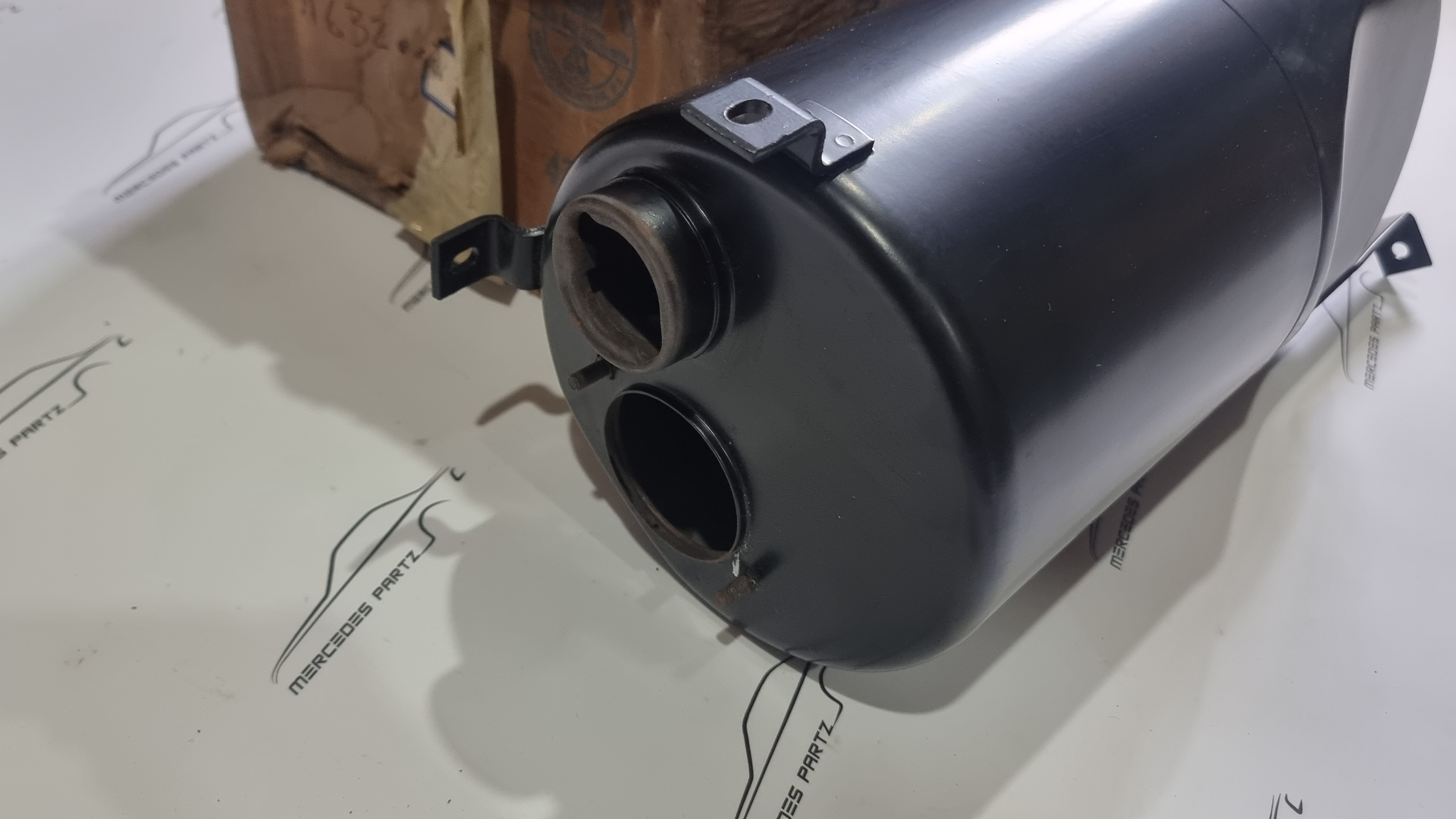 W116 450SEL 6.9 oil reservoir NOS A1163200214 Genuine Mercedes Part W116 450SEL 6.9 oil reservoir NOS A1163200214 Genuine Mercedes Part