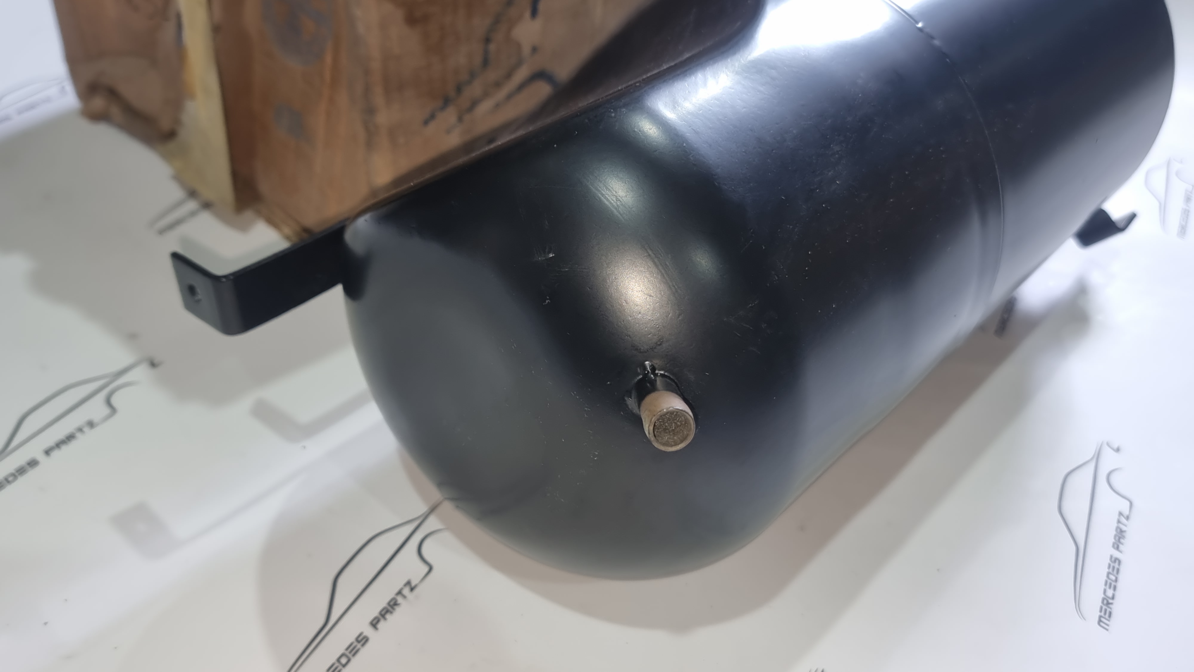 W116 450SEL 6.9 oil reservoir NOS A1163200214 Genuine Mercedes Part W116 450SEL 6.9 oil reservoir NOS A1163200214 Genuine Mercedes Part