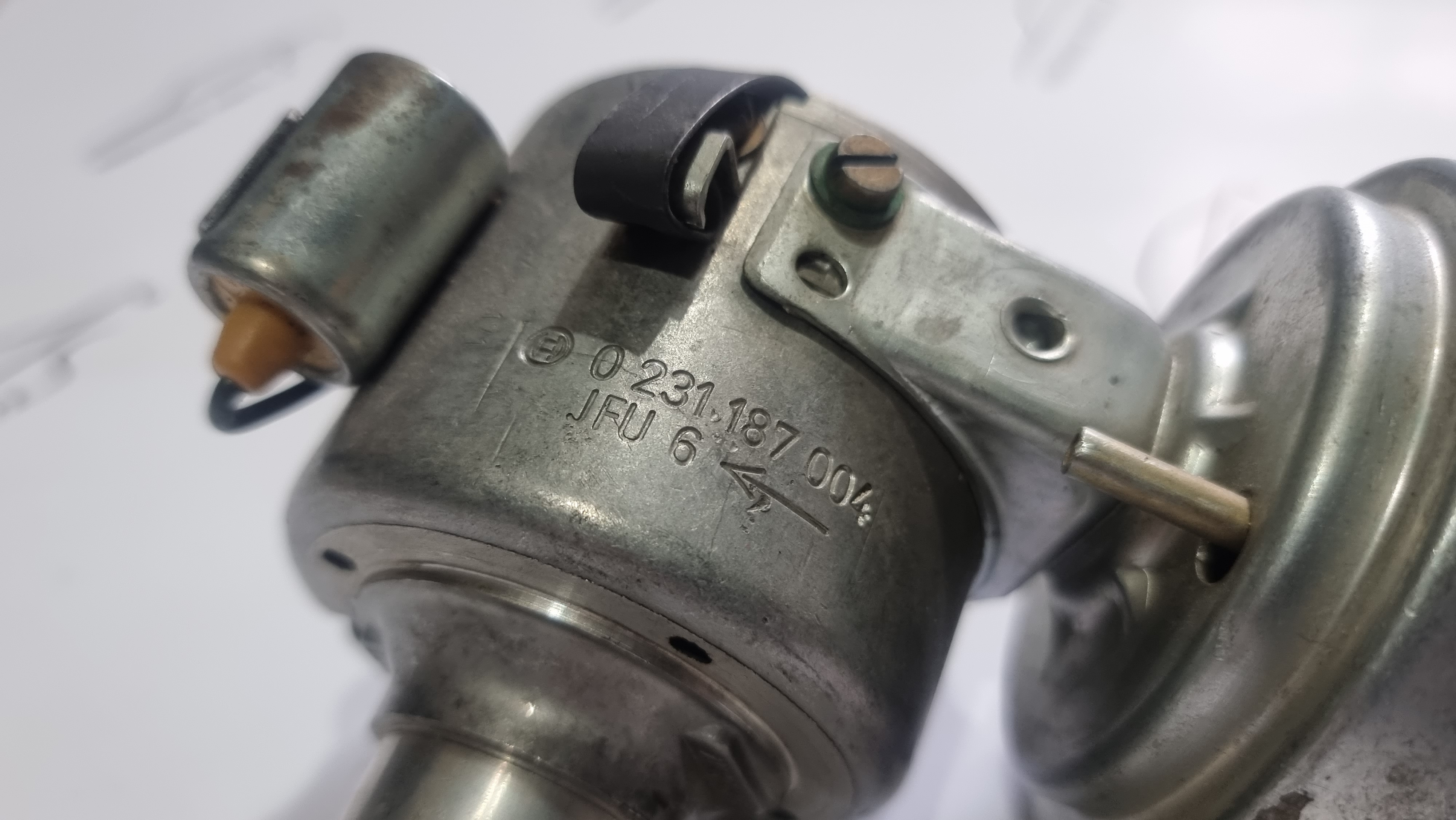 M123 250 ignition distributor NOS Bosch 0231187004 Bosch M123 250 ignition distributor NOS Bosch 0231187004 Bosch