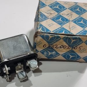 starter relay A0008210947 BOSCH 0332002105 Genuine Mercedes Part