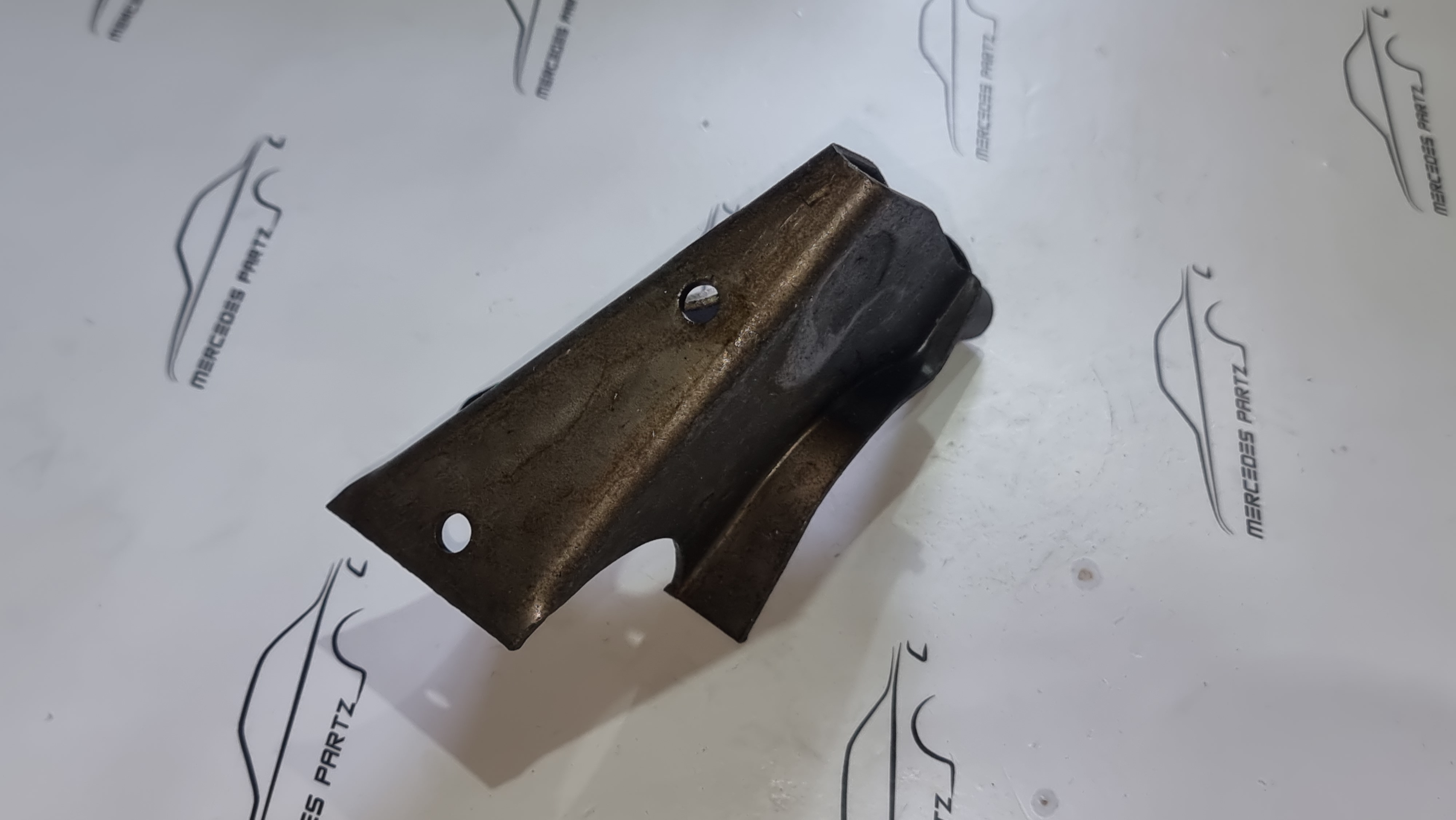 W108 W109 W110 W111 W113 rear axle bracket NOS - mercedespartz