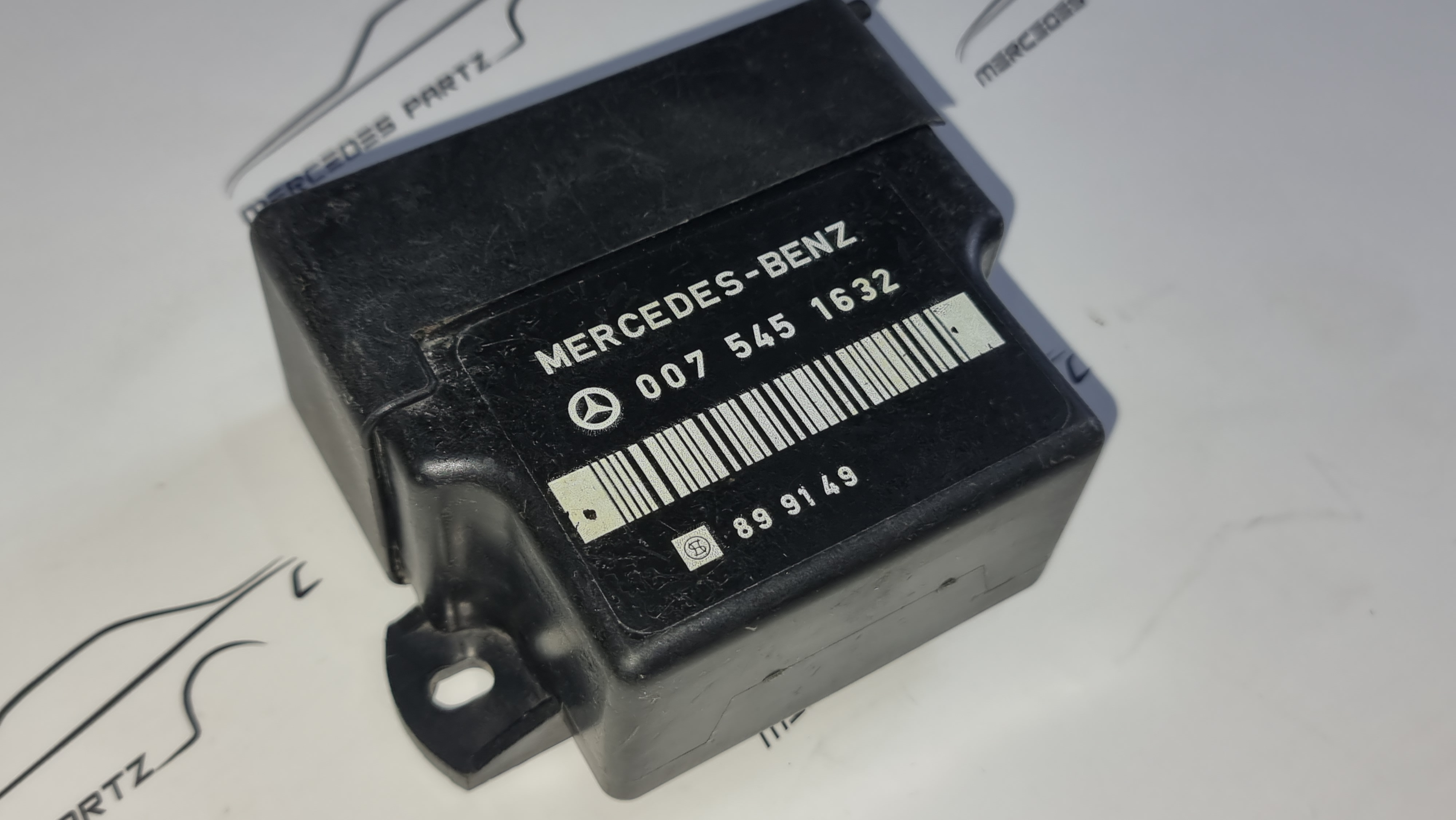 W124 W140 W126 pre glow plug time relay USED A0075451632 Genuine Mercedes Part W124 W140 W126 pre glow plug time relay USED A0075451632 Genuine Mercedes Part