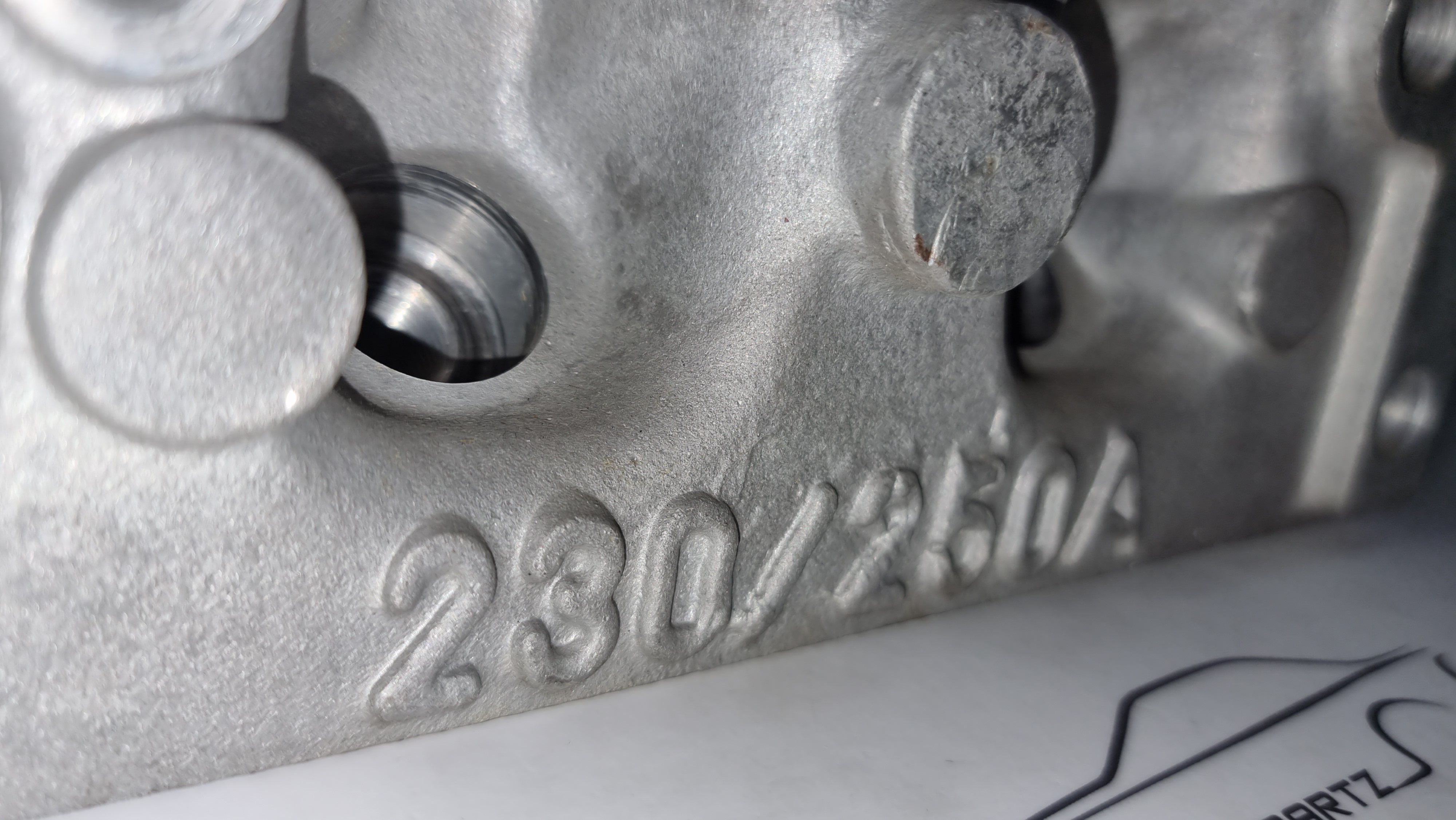 M180 M114 230/250A cylinder head NOS Genuine Mercedes Part M180 M114 230/250A cylinder head NOS Genuine Mercedes Part