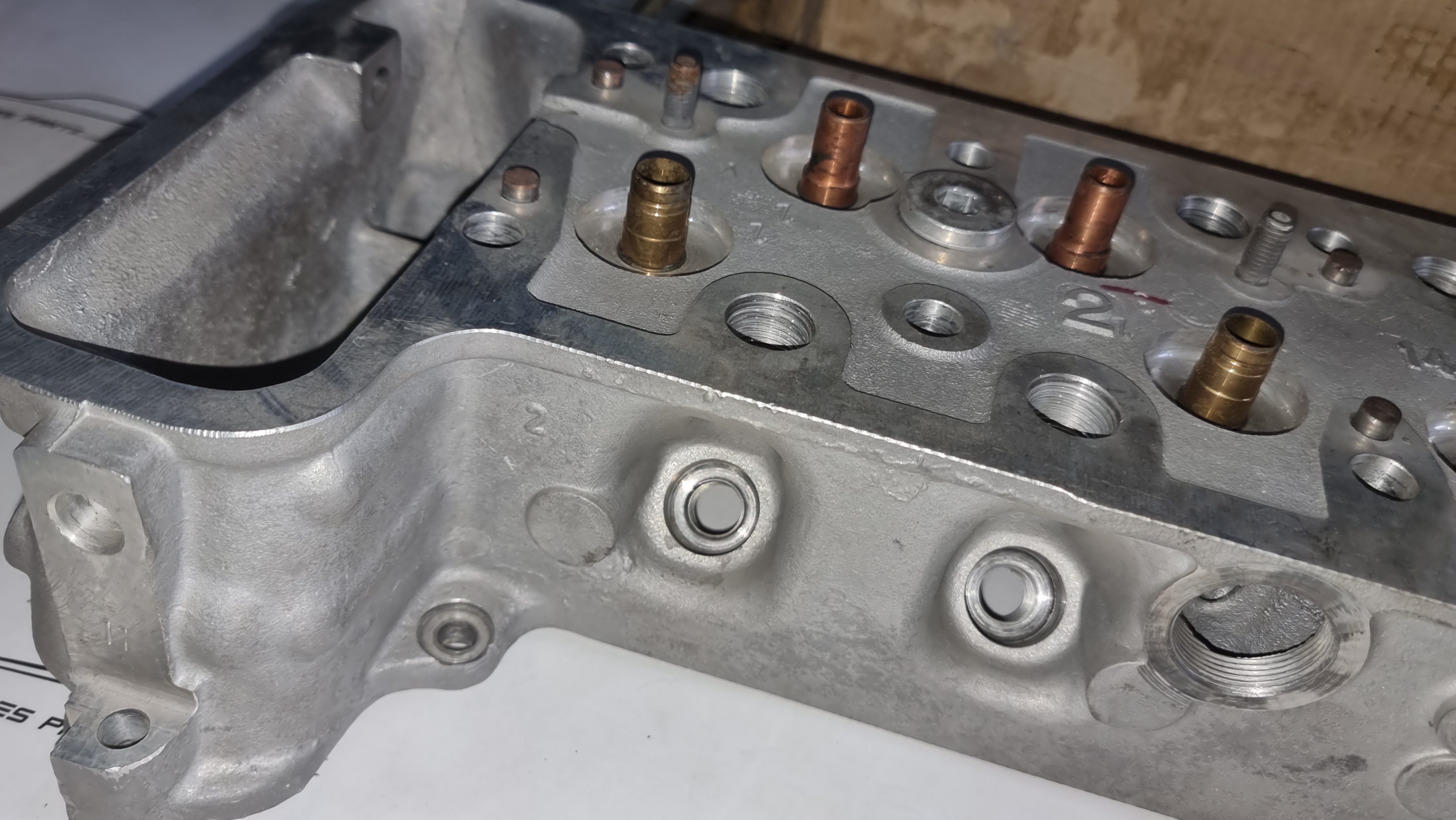 M180 M114 230/250A cylinder head NOS Genuine Mercedes Part M180 M114 230/250A cylinder head NOS Genuine Mercedes Part