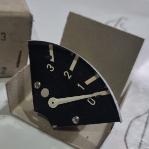 C114 W114 W115 oil pressure gauge NOS A0015427402 NEW Genuine Mercedes Part