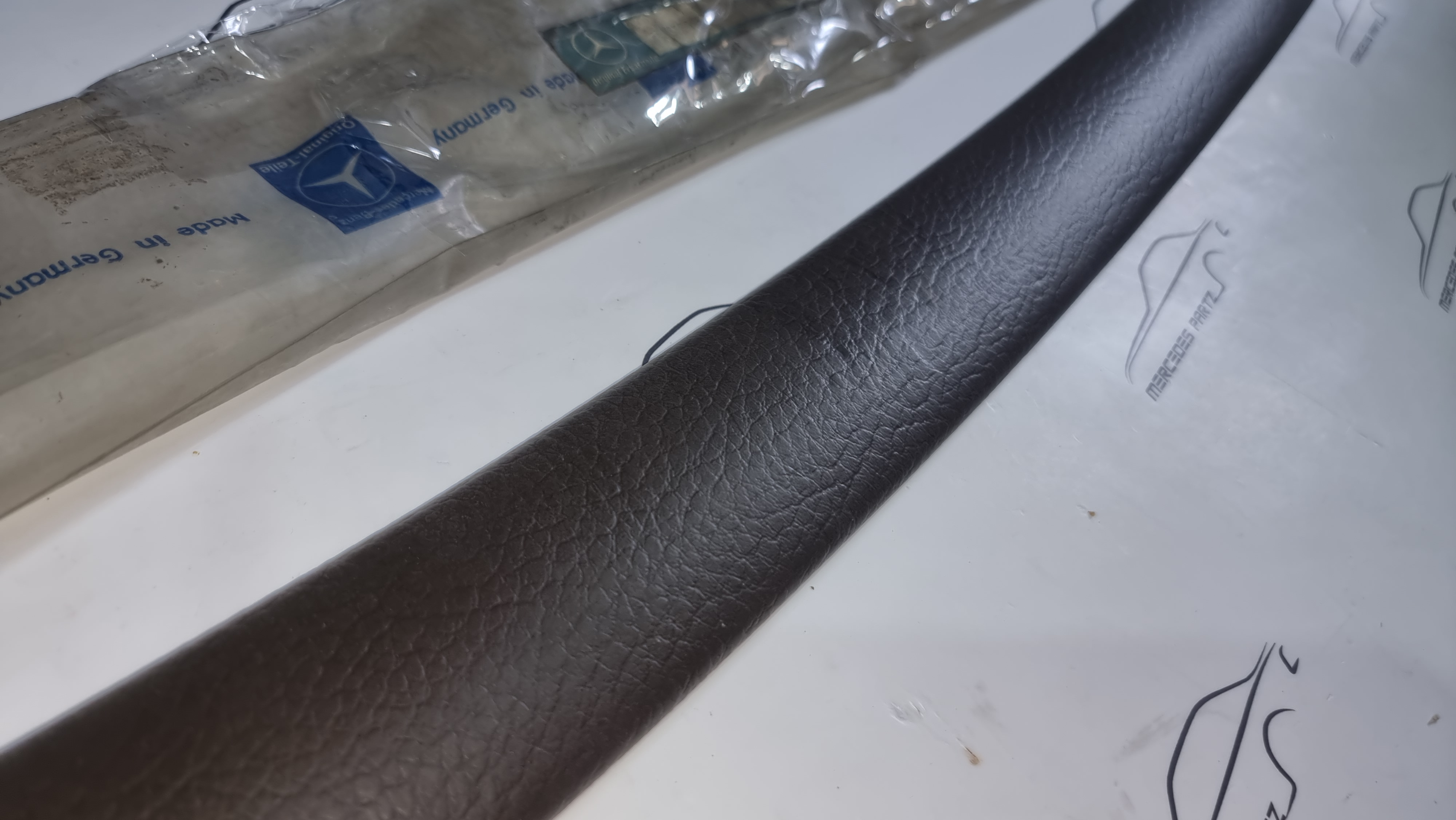 W114 W115 windshield inner left top moulding cover brown NOS A1156704351 8010 Genuine Mercedes Part W114 W115 windshield inner left top moulding cover brown NOS A1156704351 8010 Genuine Mercedes Part