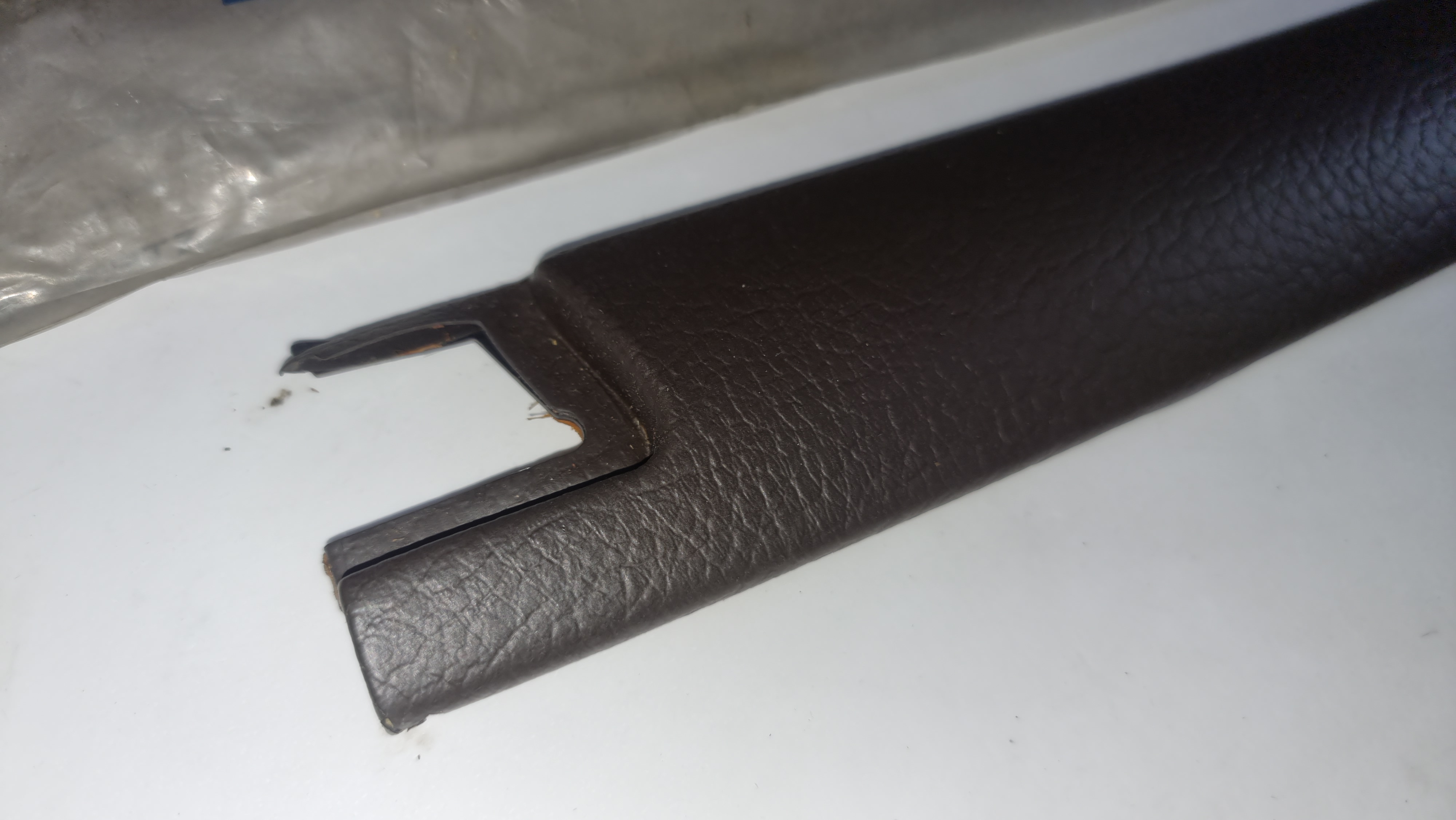 W114 W115 windshield inner top right moulding cover NOS brown A1156704451 Genuine Mercedes Part W114 W115 windshield inner top right moulding cover NOS brown A1156704451 Genuine Mercedes Part