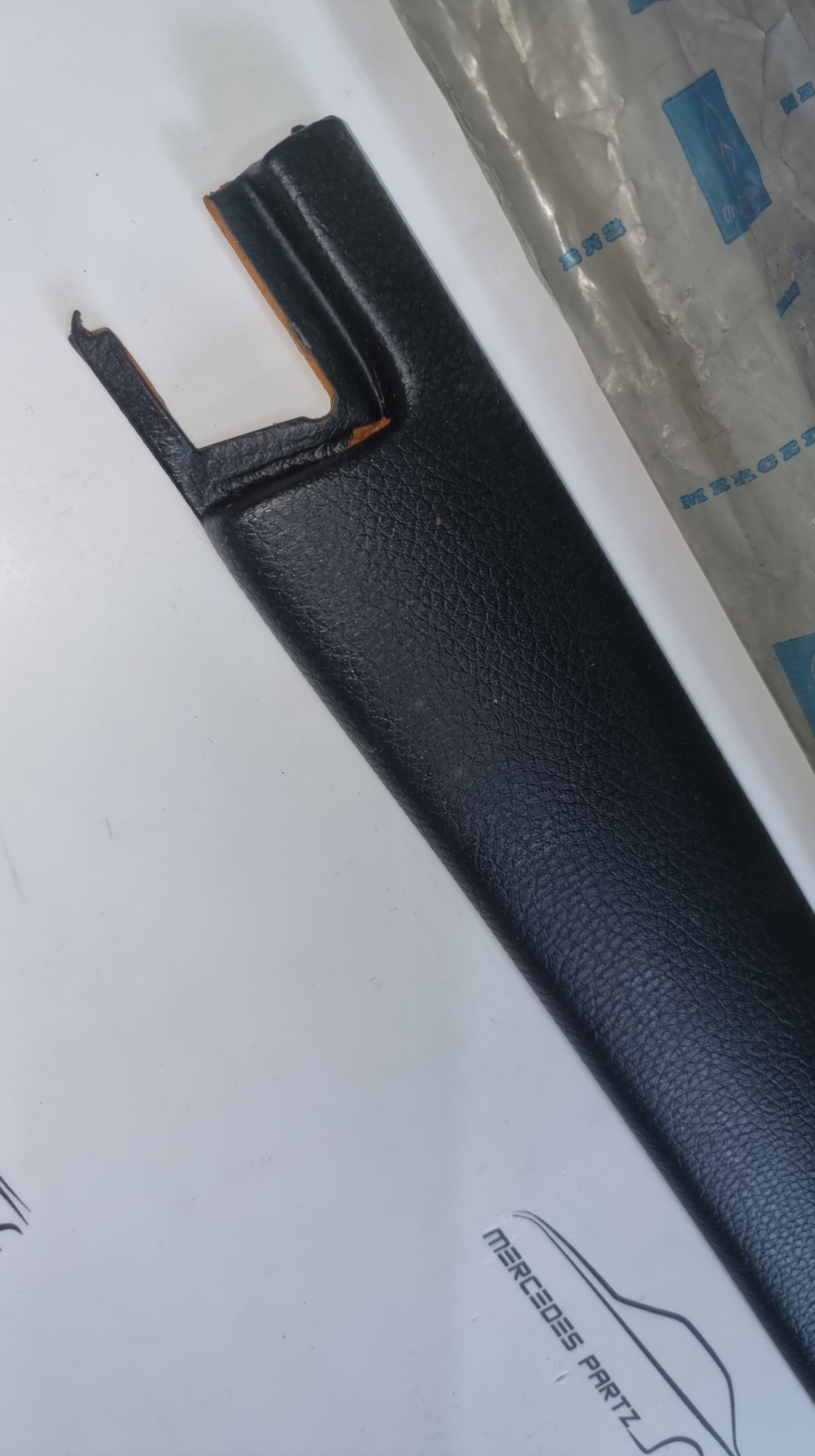 W114 W115 late model interior top left inner moulding NOS Genuine Mercedes Part W114 W115 late model interior top left inner moulding NOS Genuine Mercedes Part