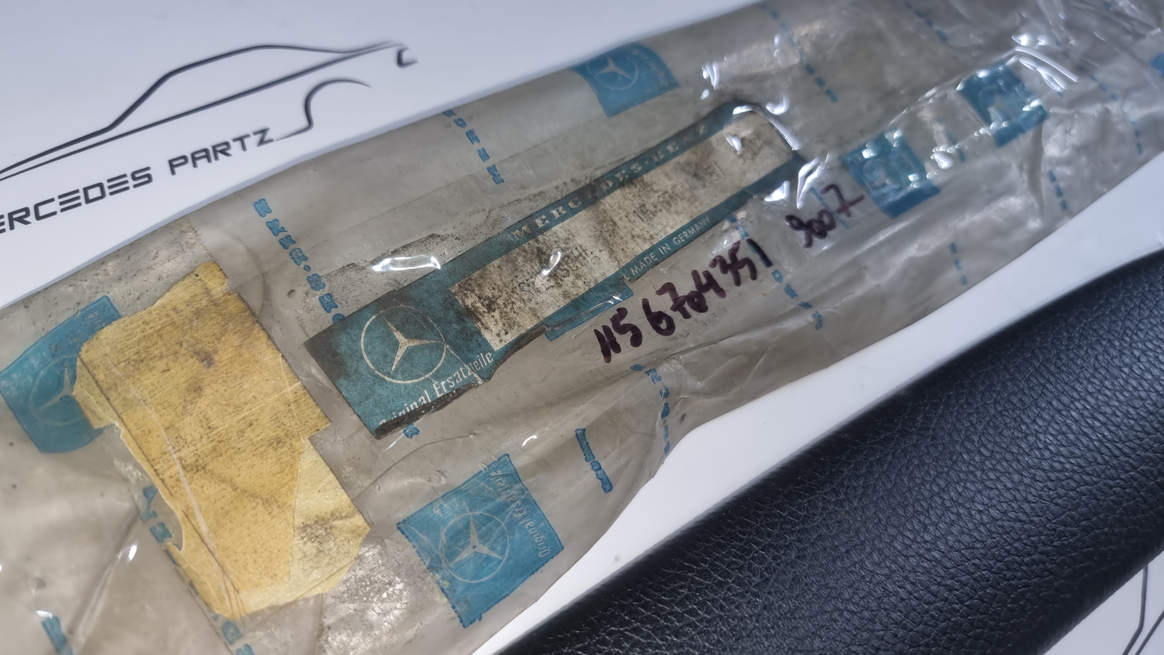 W114 W115 late model interior top left inner moulding NOS Genuine Mercedes Part W114 W115 late model interior top left inner moulding NOS Genuine Mercedes Part