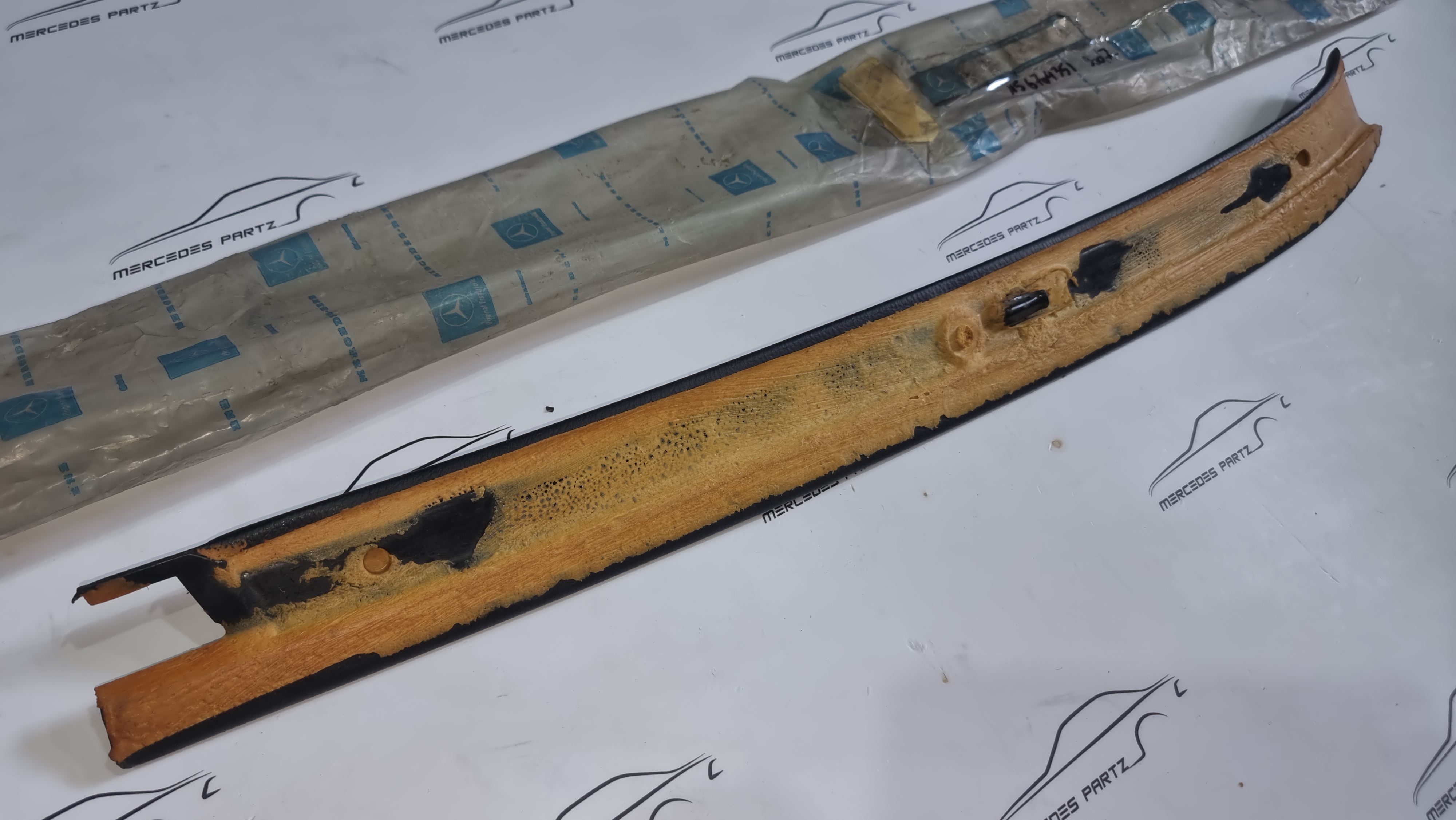 W114 W115 late model interior top left inner moulding NOS Genuine Mercedes Part W114 W115 late model interior top left inner moulding NOS Genuine Mercedes Part