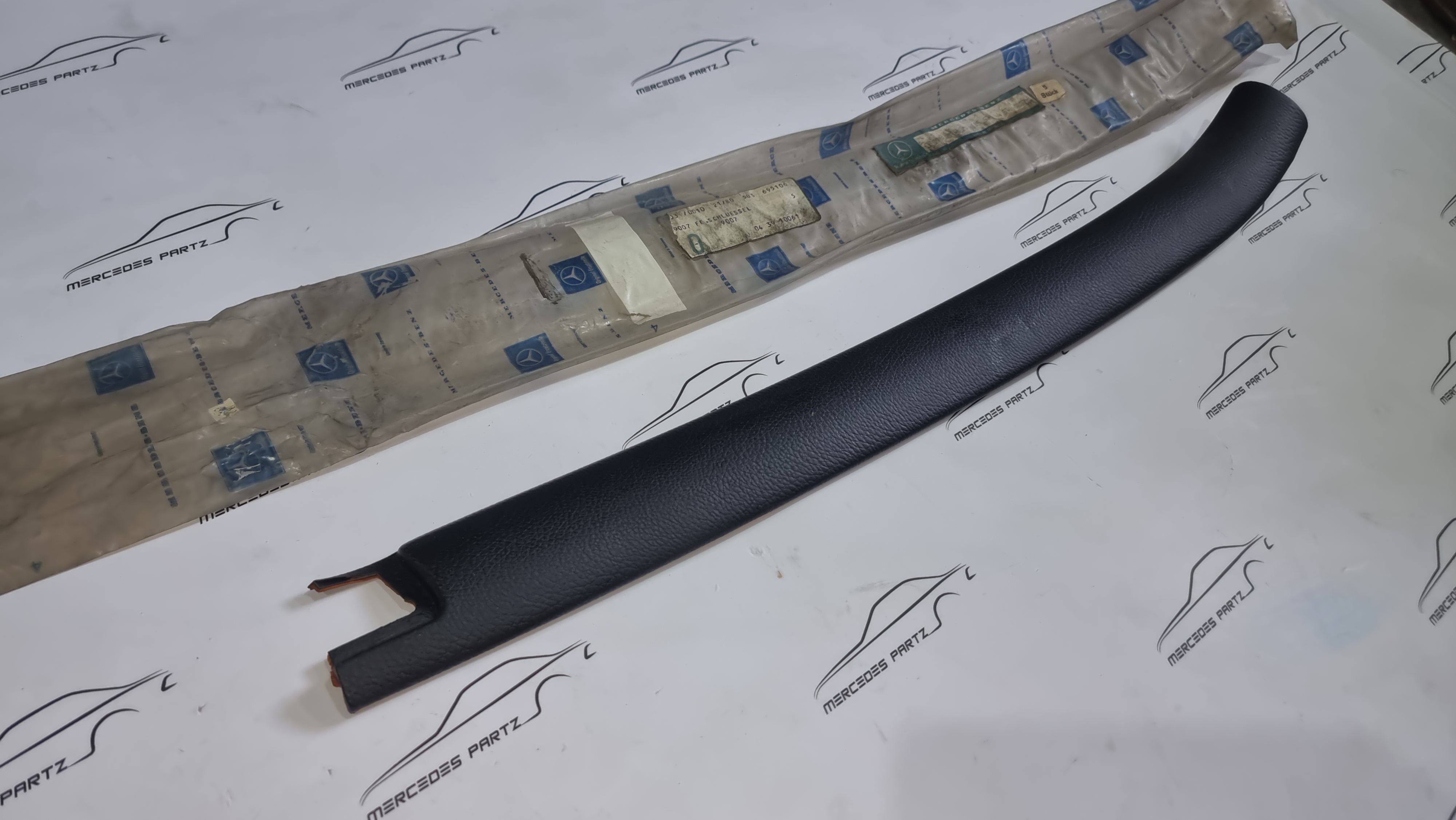 W114 W115 late model top right inner moulding NOS Genuine Mercedes Part W114 W115 late model top right inner moulding NOS Genuine Mercedes Part