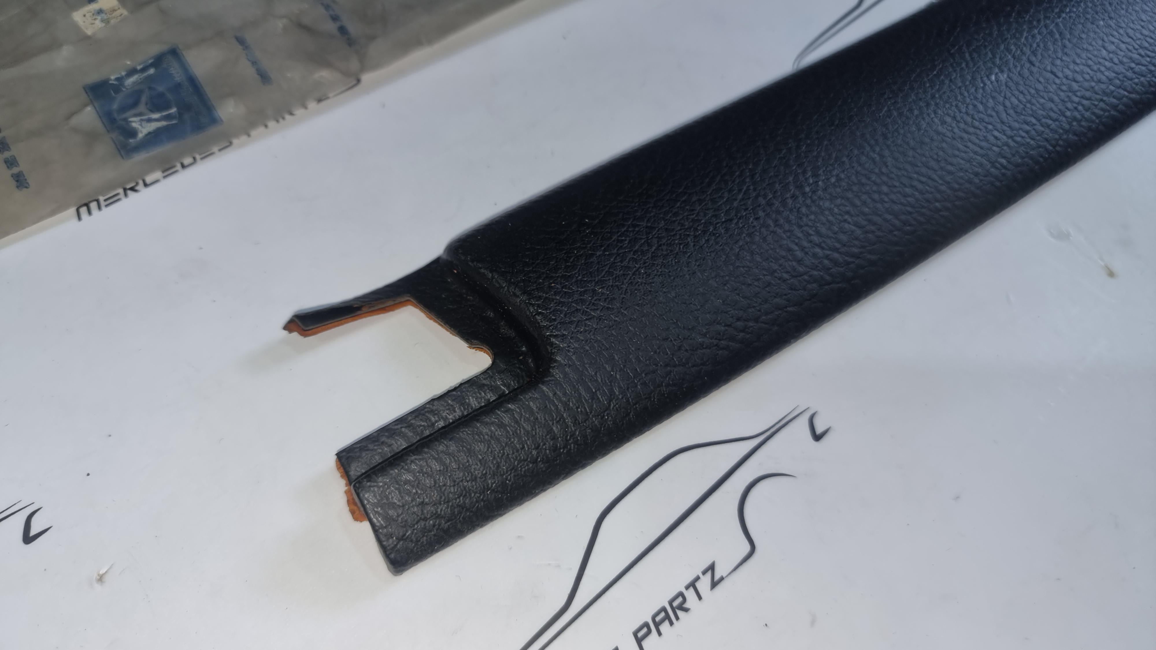 W114 W115 late model top right inner moulding NOS Genuine Mercedes Part W114 W115 late model top right inner moulding NOS Genuine Mercedes Part