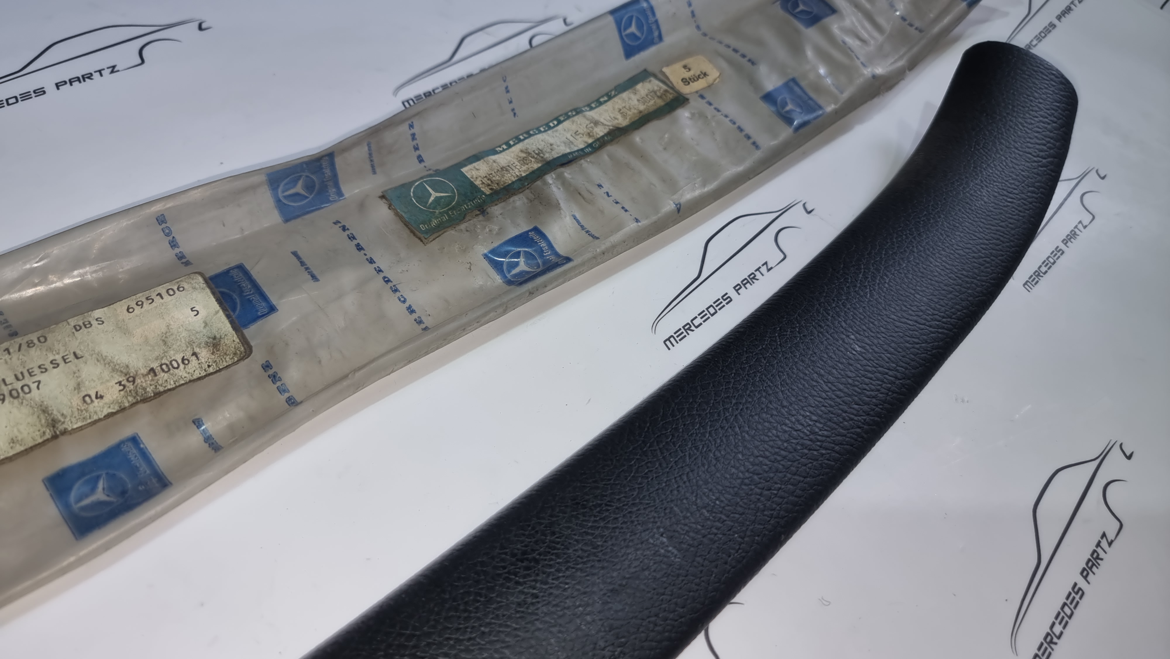 W114 W115 late model top right inner moulding NOS Genuine Mercedes Part W114 W115 late model top right inner moulding NOS Genuine Mercedes Part