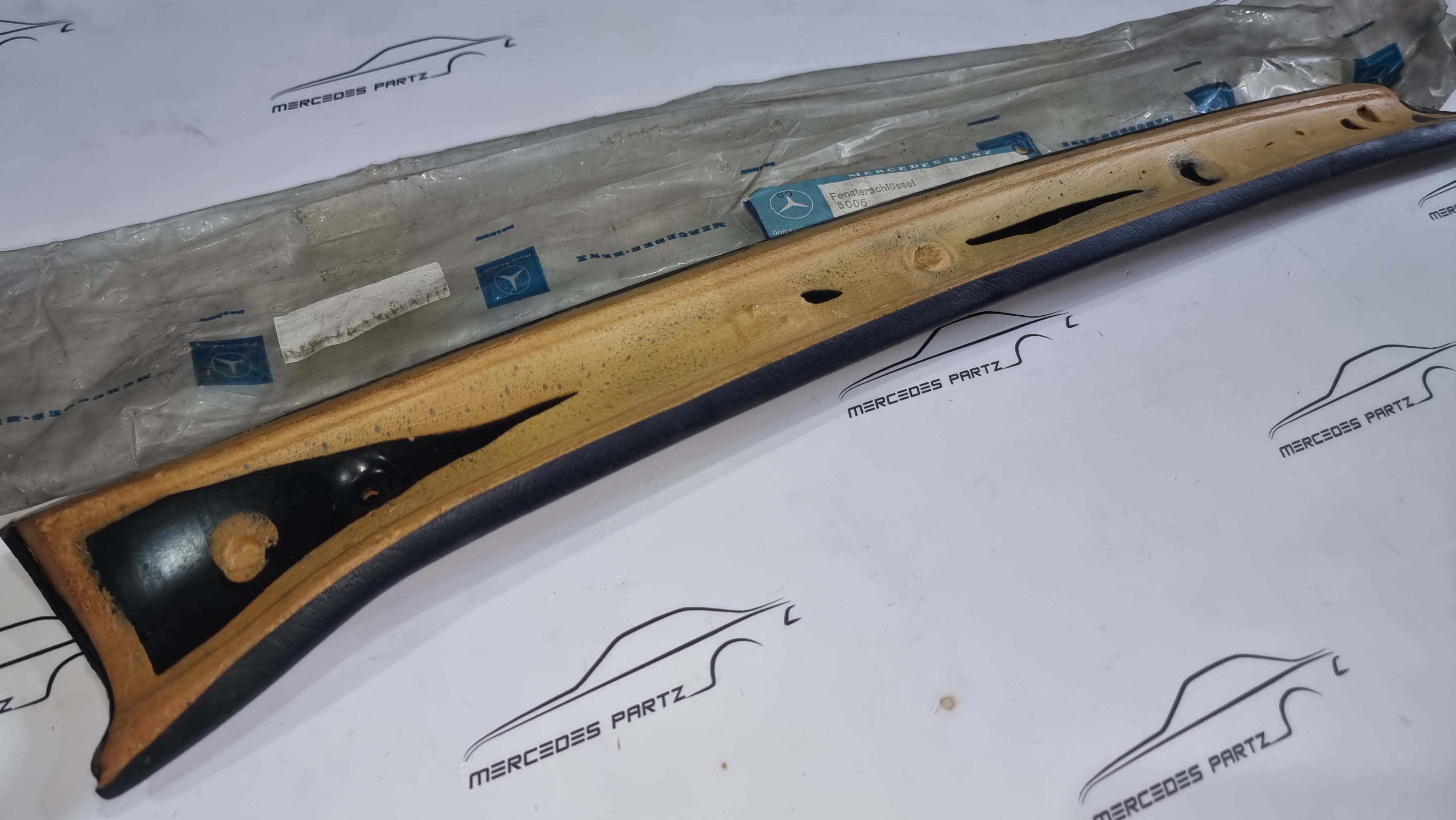 W114 W115 early (1968-1972) left lateral A column inner moulding NOS Genuine Mercedes Part W114 W115 early (1968-1972) left lateral A column inner moulding NOS Genuine Mercedes Part